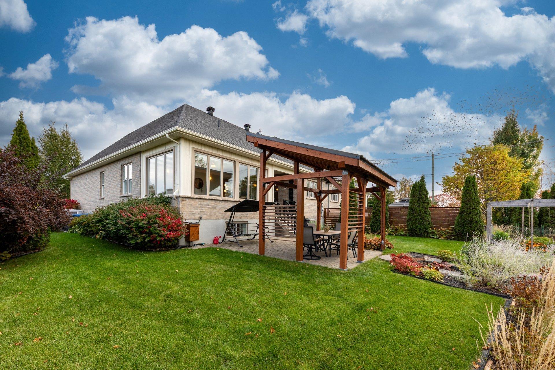 









4057


Rue des Bolets

,
Saint-Bruno-de-Montarville,




QC
J3V0C9

