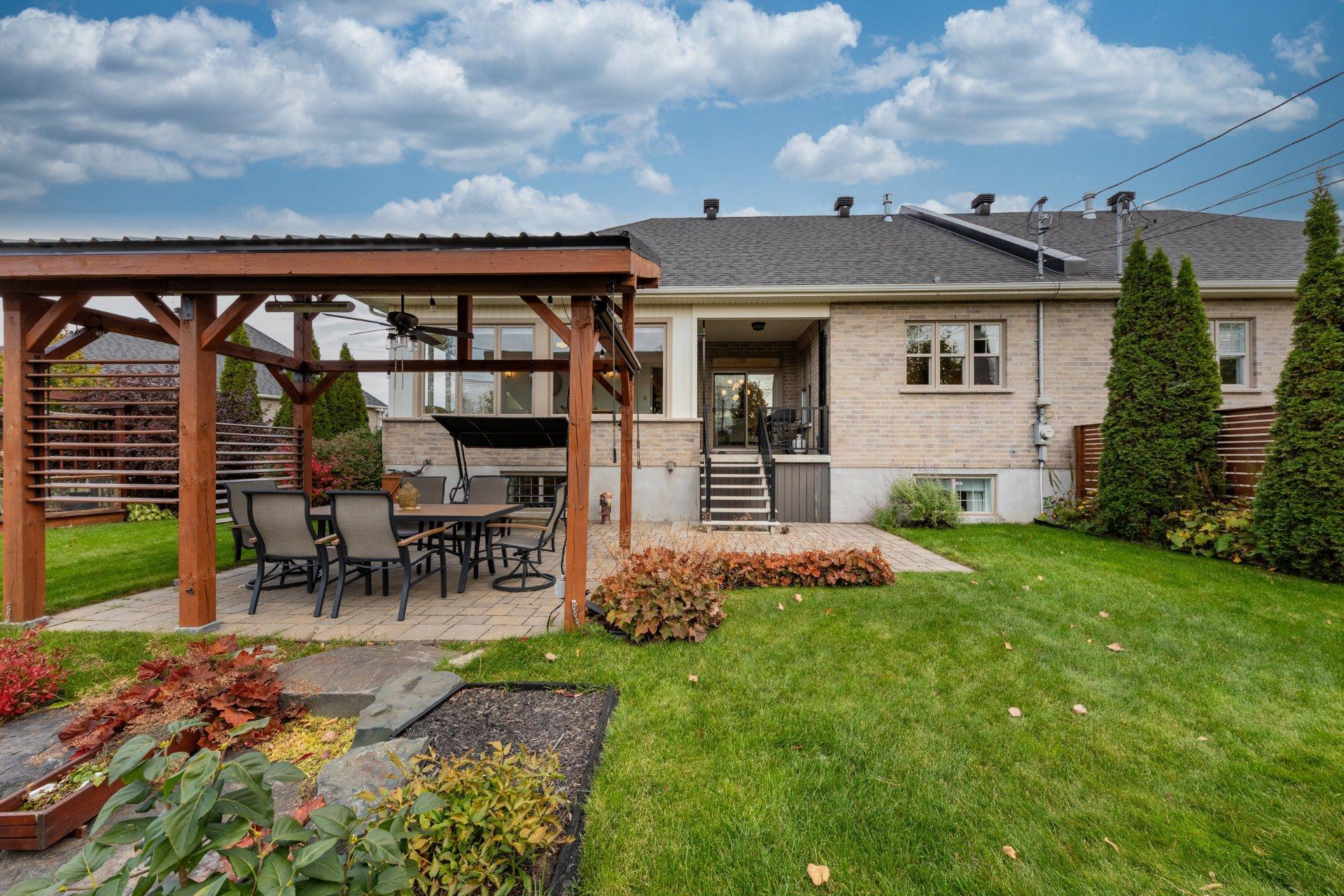 









4057


Rue des Bolets

,
Saint-Bruno-de-Montarville,




QC
J3V0C9

