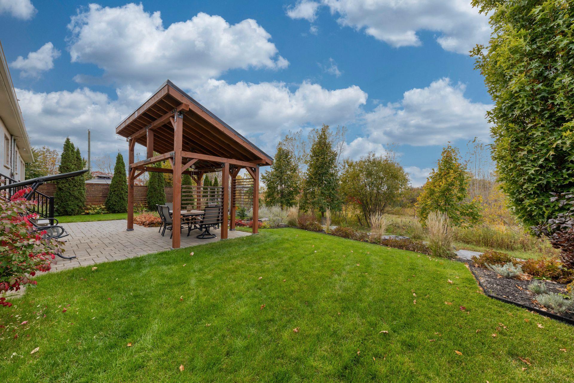 









4057


Rue des Bolets

,
Saint-Bruno-de-Montarville,




QC
J3V0C9

