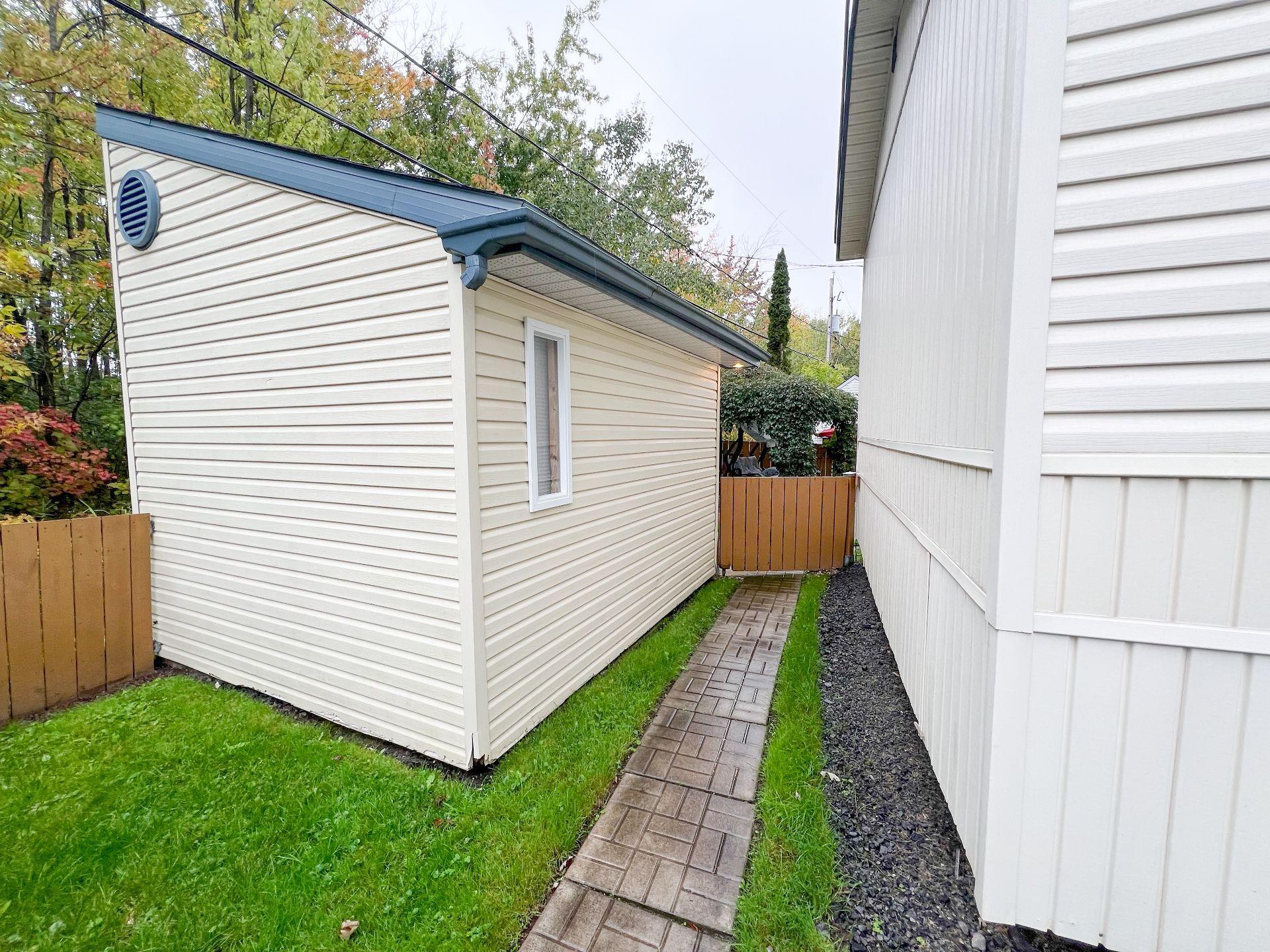 









93


9e Rue

,
Saint-Jean-sur-Richelieu,




QC
J2Y1A5

