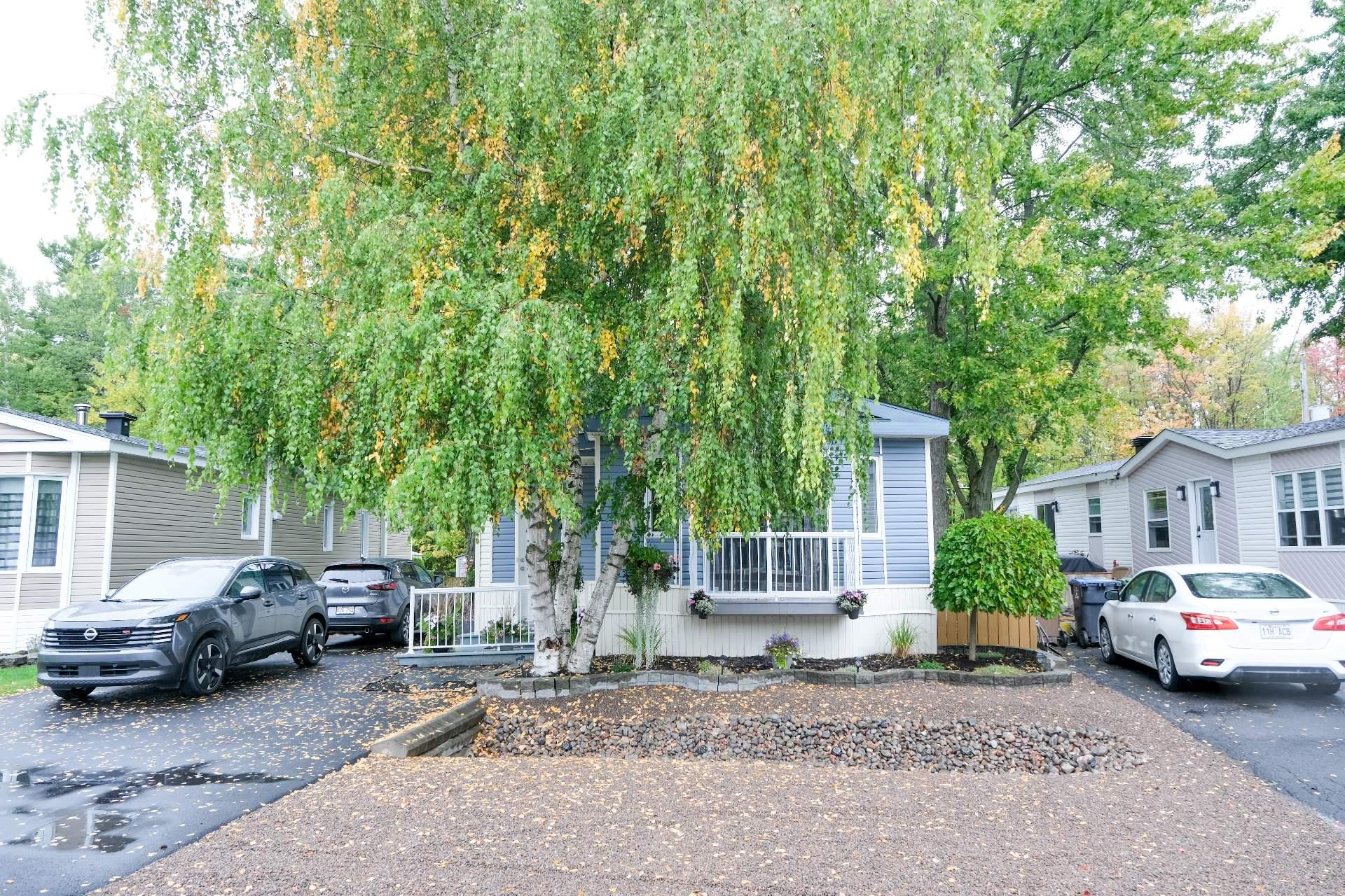 









93


9e Rue

,
Saint-Jean-sur-Richelieu,




QC
J2Y1A5

