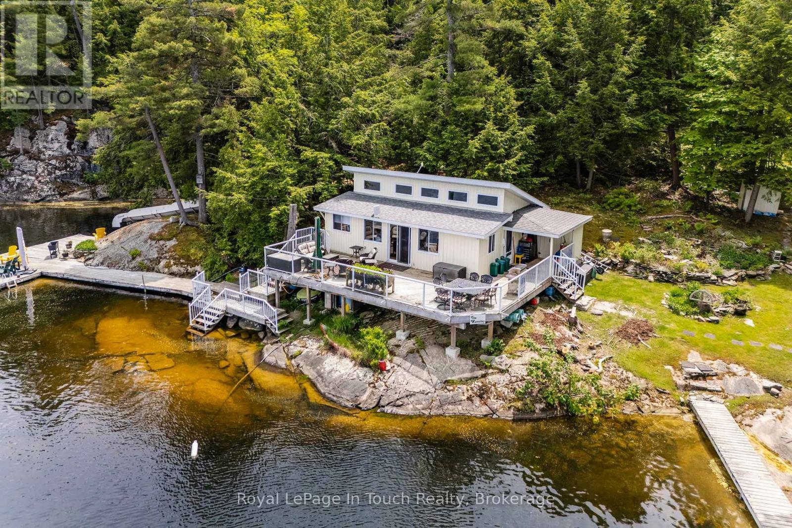 












4 IS 270 SIX MILE LAKE ISLAND

,
Georgian Bay (Baxter),




Ontario
L0K1S0

