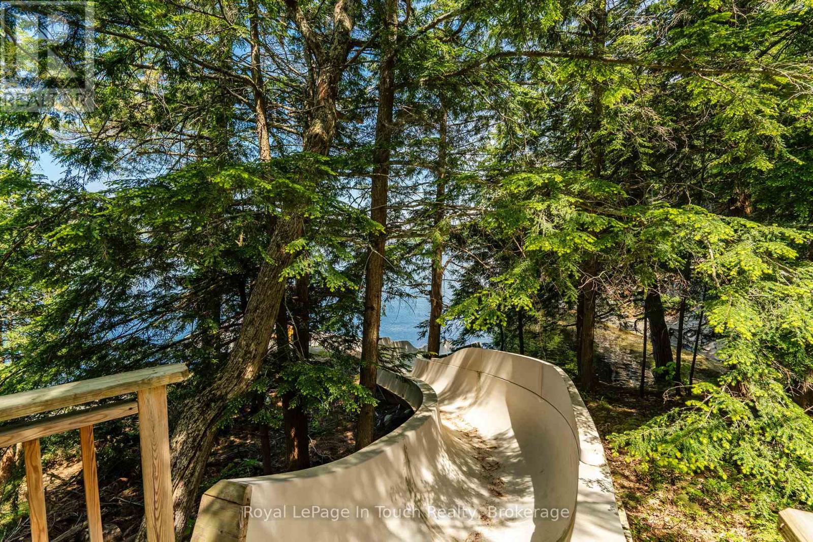 












4 IS 270 SIX MILE LAKE ISLAND

,
Georgian Bay (Baxter),




Ontario
L0K1S0

