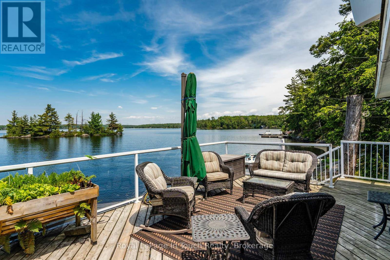 












4 IS 270 SIX MILE LAKE ISLAND

,
Georgian Bay (Baxter),




Ontario
L0K1S0

