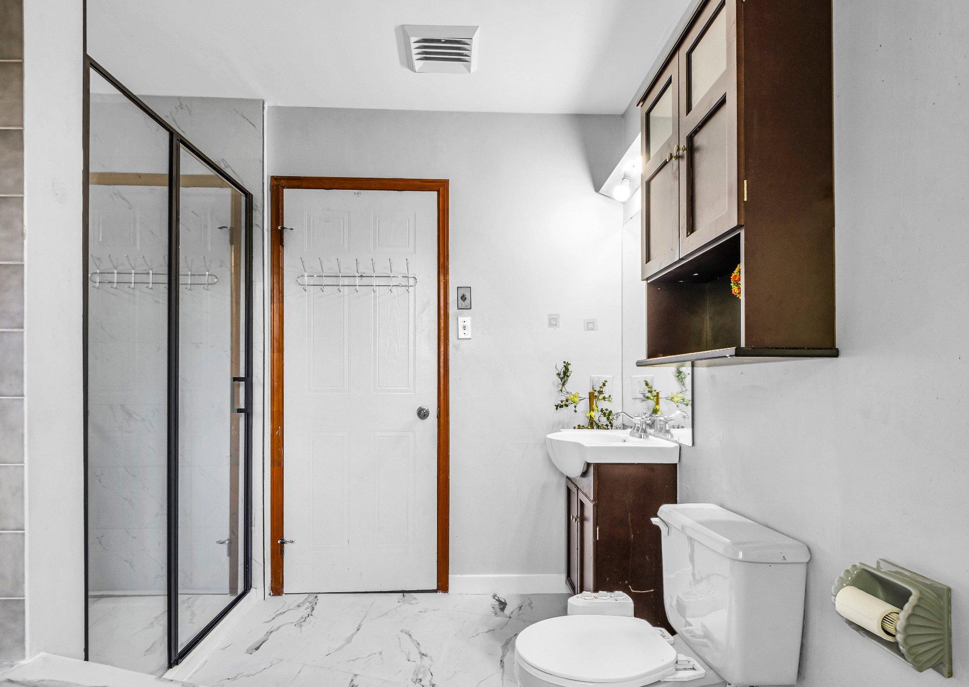 









17711


Rue Antoine-Faucon

,
Montréal (Pierrefonds-Roxboro),




QC
H9J3N2

