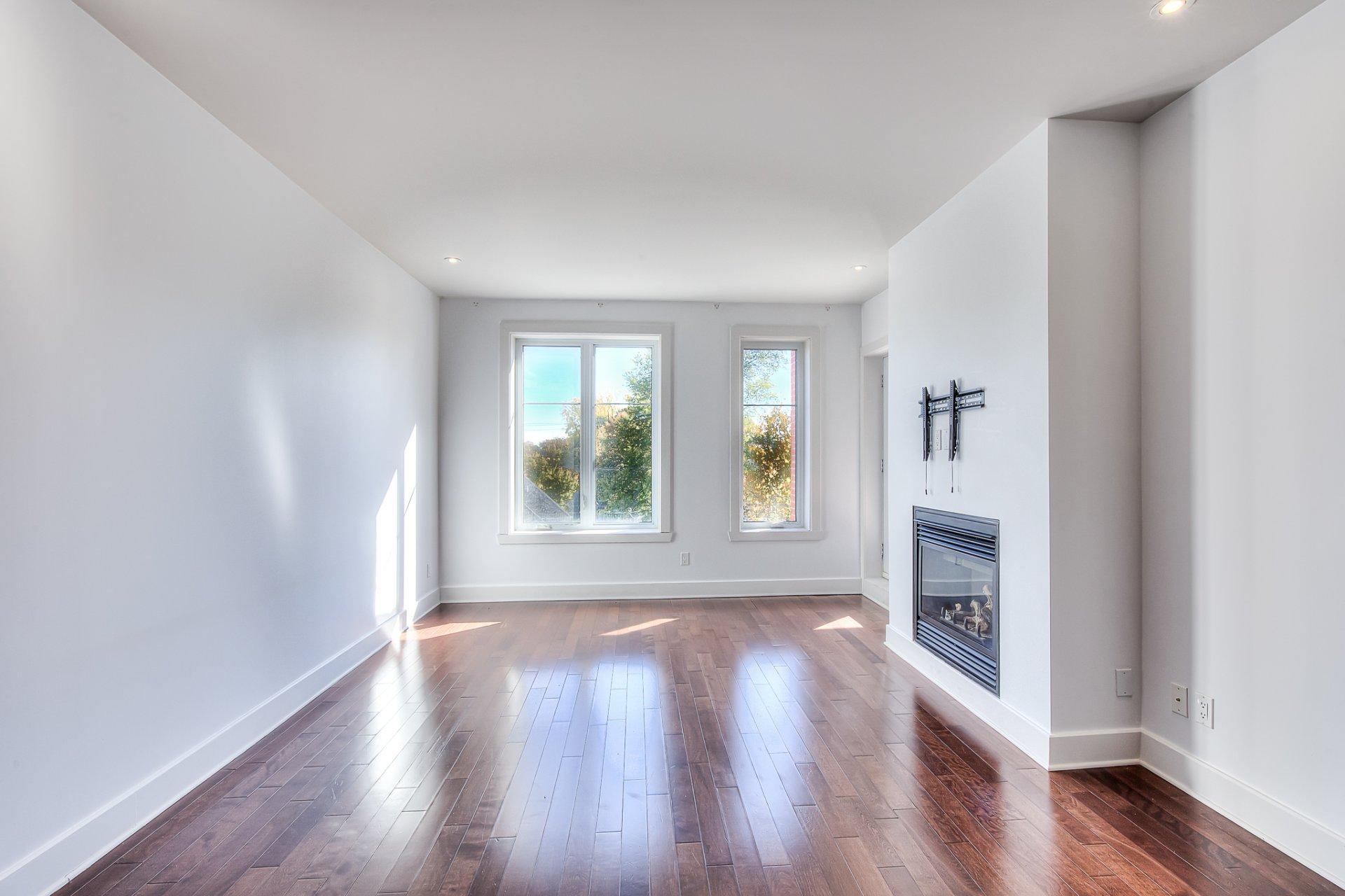 









1335


Rue Graveline

, 301,
Laval (Sainte-Dorothée),




QC
H7Y2J7

