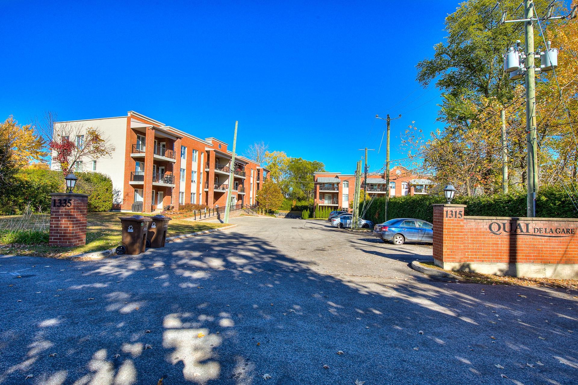 









1335


Rue Graveline

, 301,
Laval (Sainte-Dorothée),




QC
H7Y2J7

