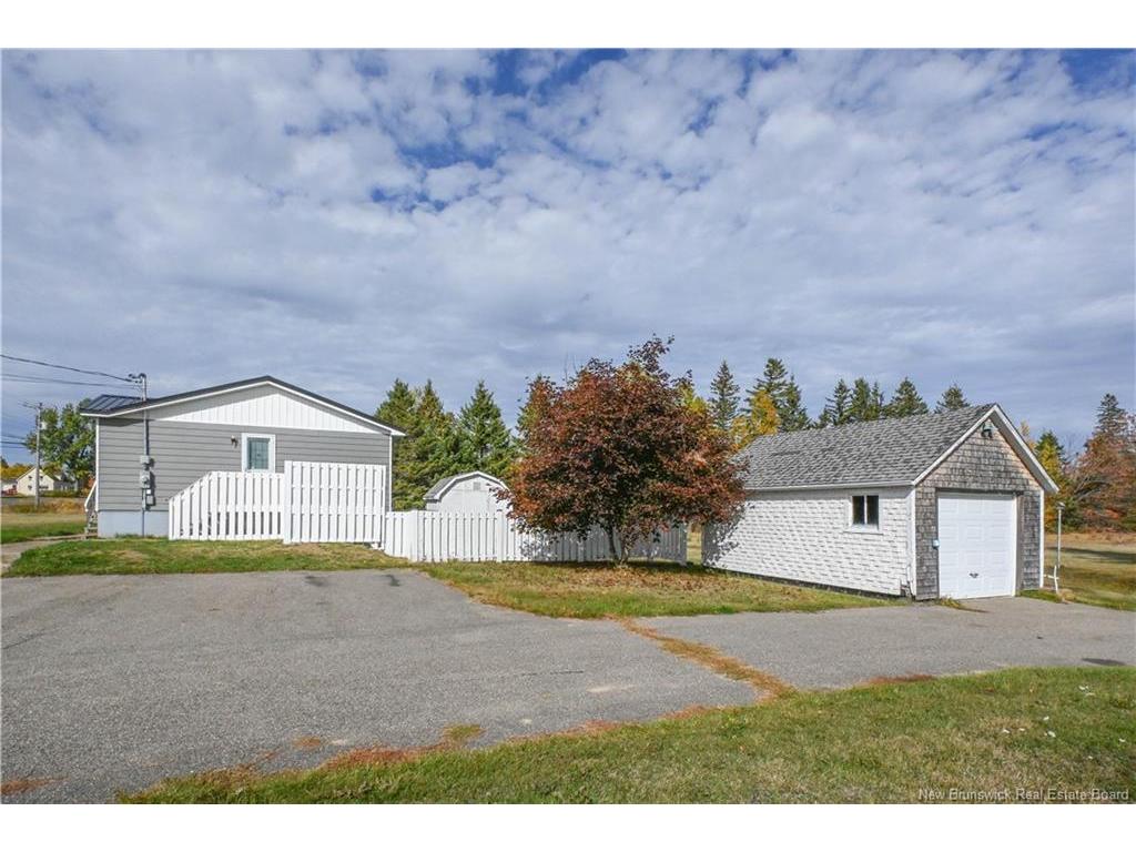 









12072


11

RTE,
Village-Blanchard,




NB
E8P 1R8

