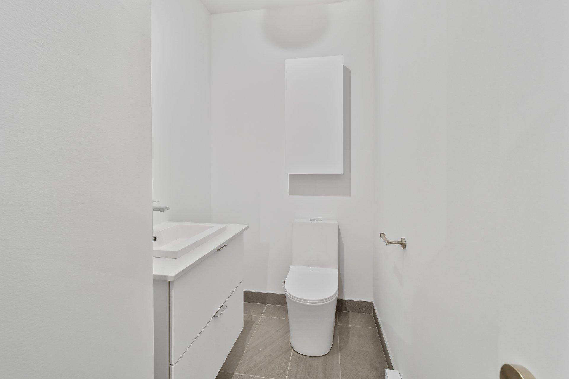 









2121


Av. Papineau

, 302,
Montréal (Ville-Marie),




QC
H2K4J5

