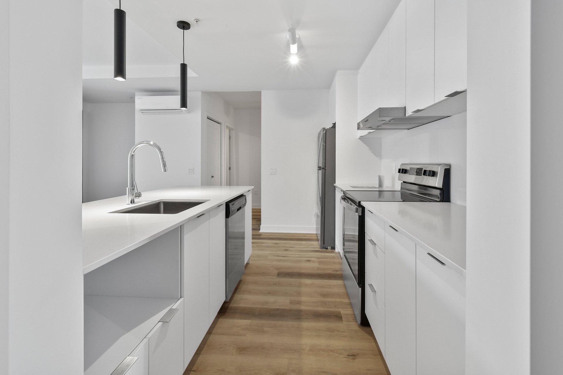 









2121


Av. Papineau

, 302,
Montréal (Ville-Marie),




QC
H2K4J5


