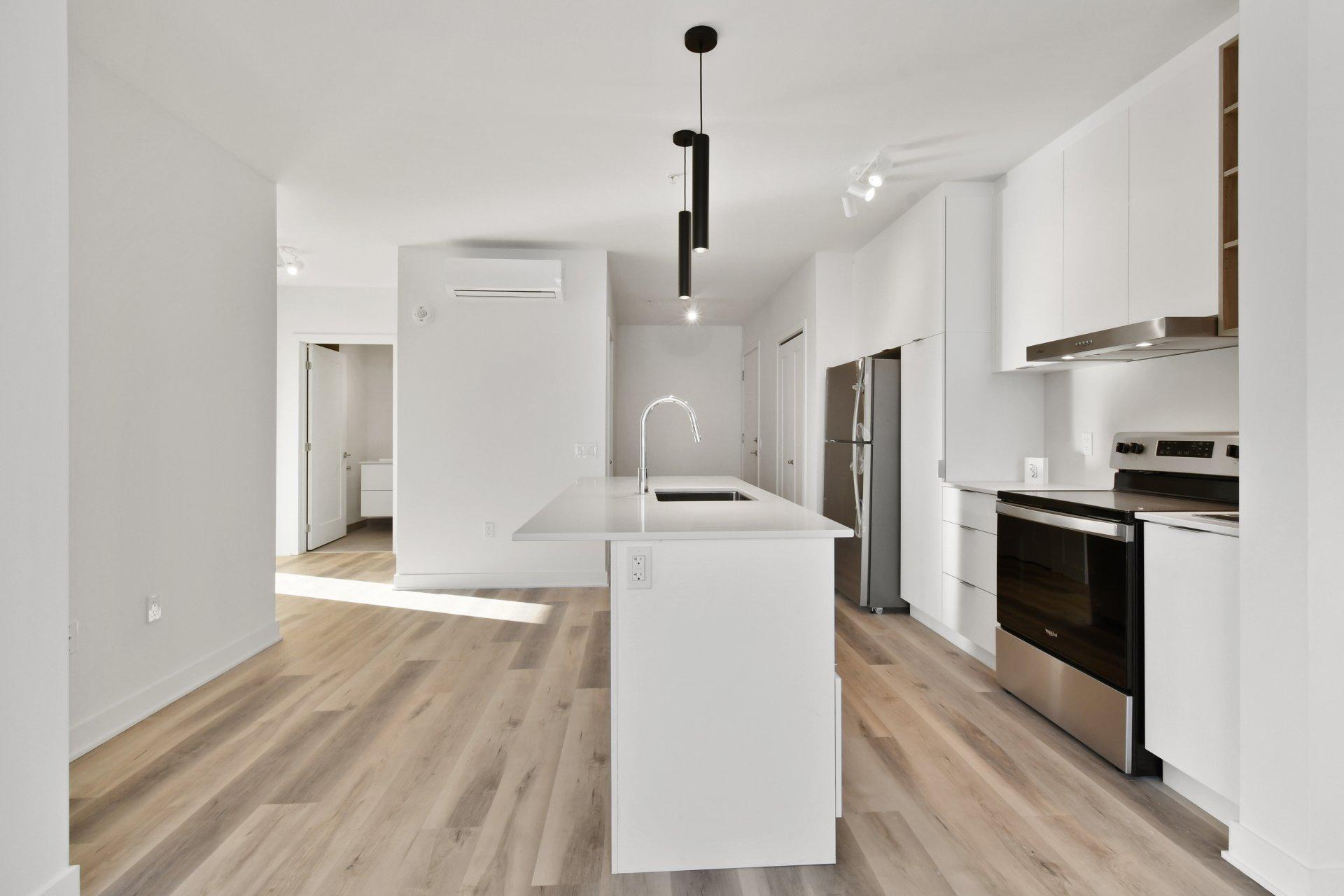 









2121


Av. Papineau

, 211,
Montréal (Ville-Marie),




QC
H2K4J5

