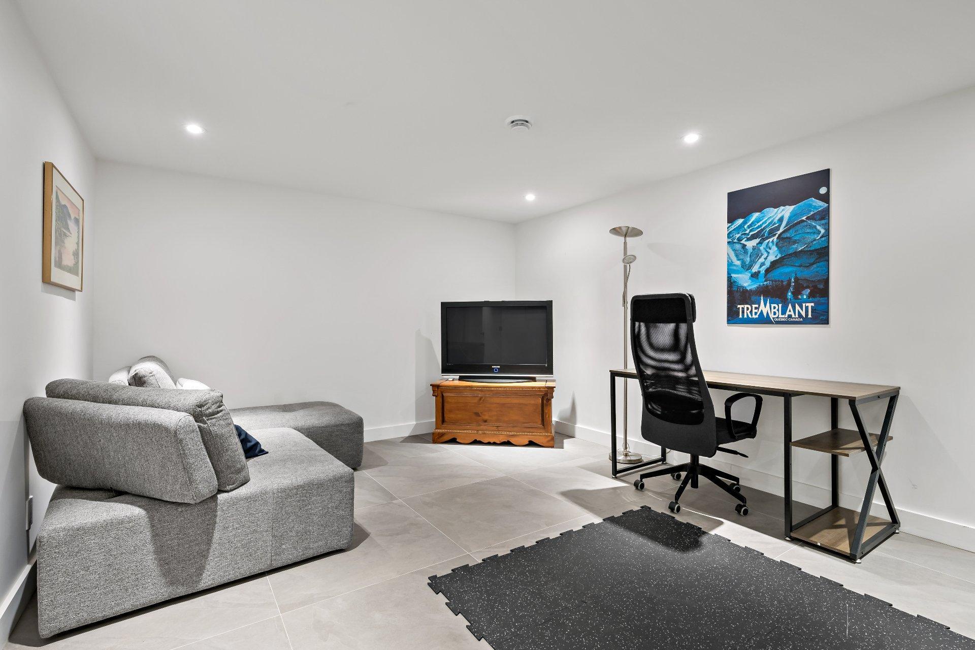 









144


Rue Richer

,
Mont-Tremblant,




QC
J8E1N1

