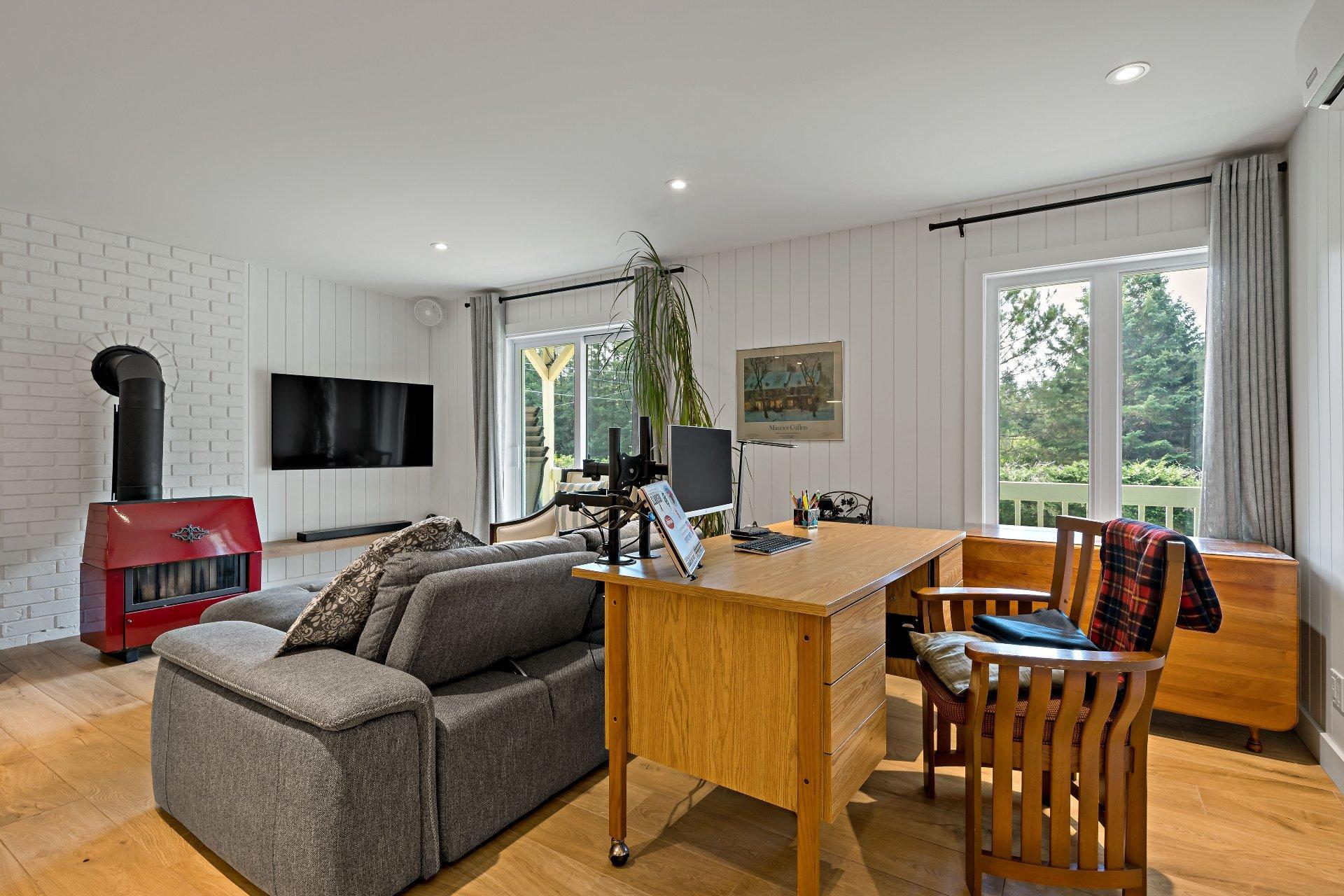 









144


Rue Richer

,
Mont-Tremblant,




QC
J8E1N1

