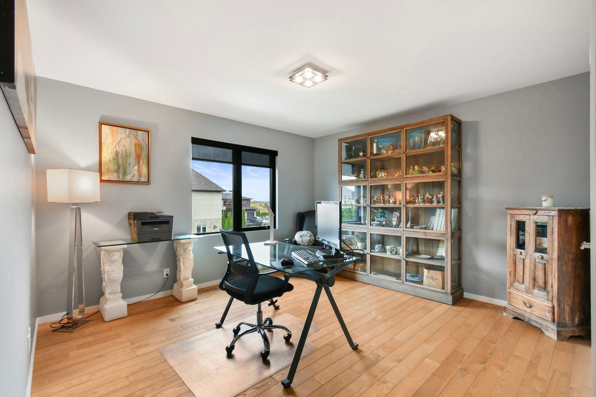 









34


Rue des Arondelles

,
Varennes,




QC
J3X0A8

