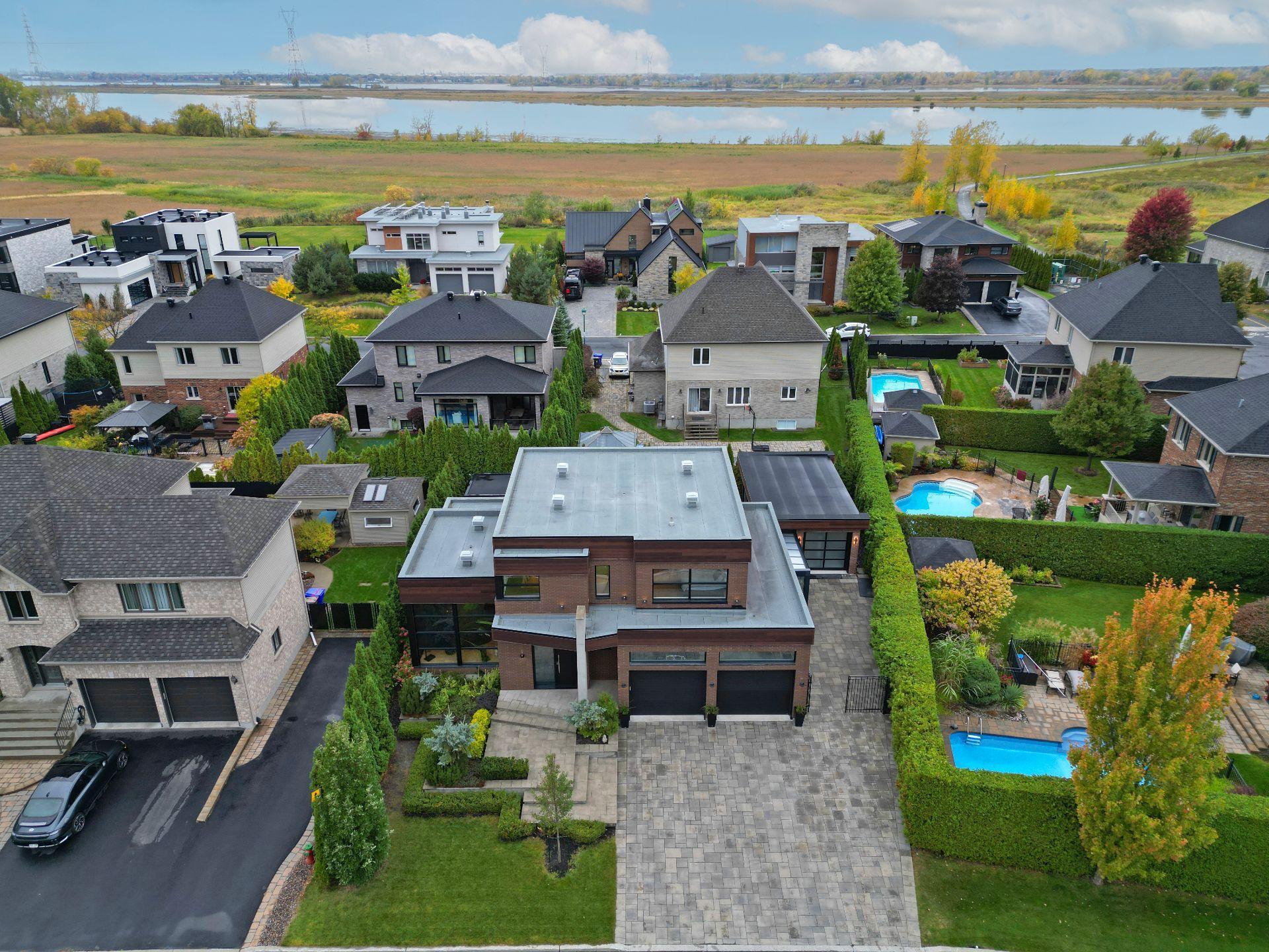 









34


Rue des Arondelles

,
Varennes,




QC
J3X0A8

