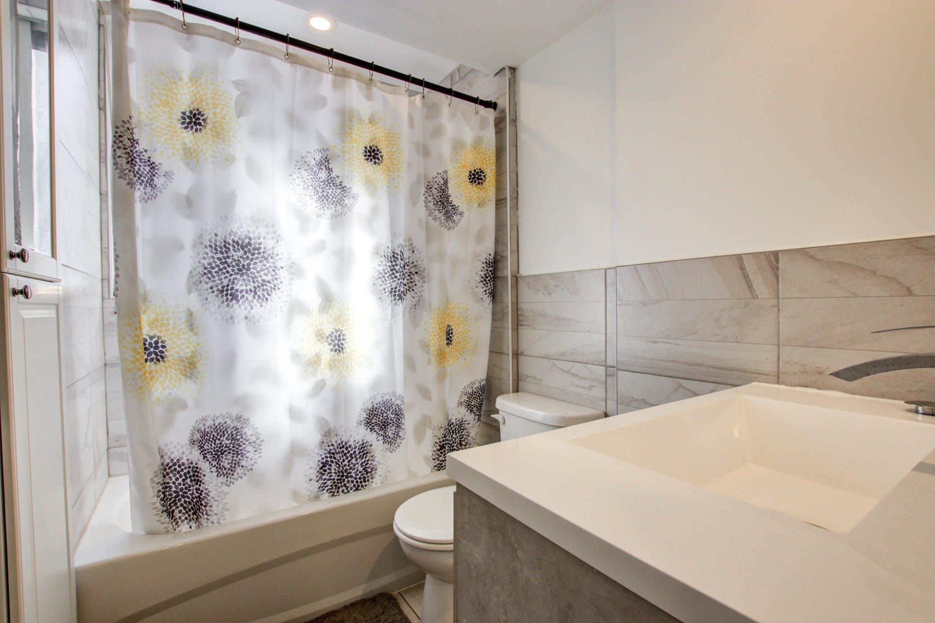 









4126

 - 4130


Rue de Charleroi

,
Montréal (Montréal-Nord),




QC
H1H1S8

