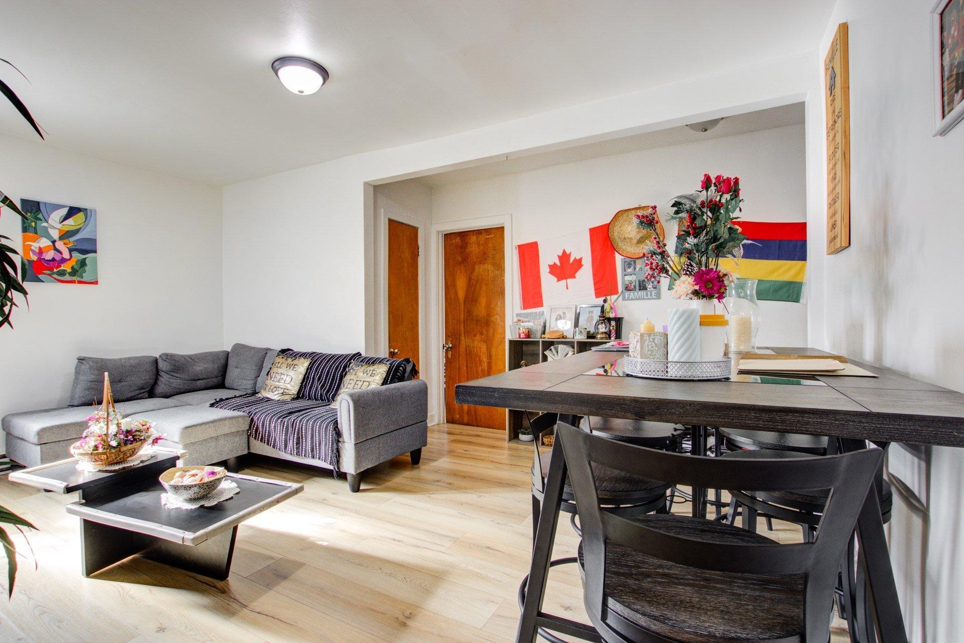 









4126

 - 4130


Rue de Charleroi

,
Montréal (Montréal-Nord),




QC
H1H1S8

