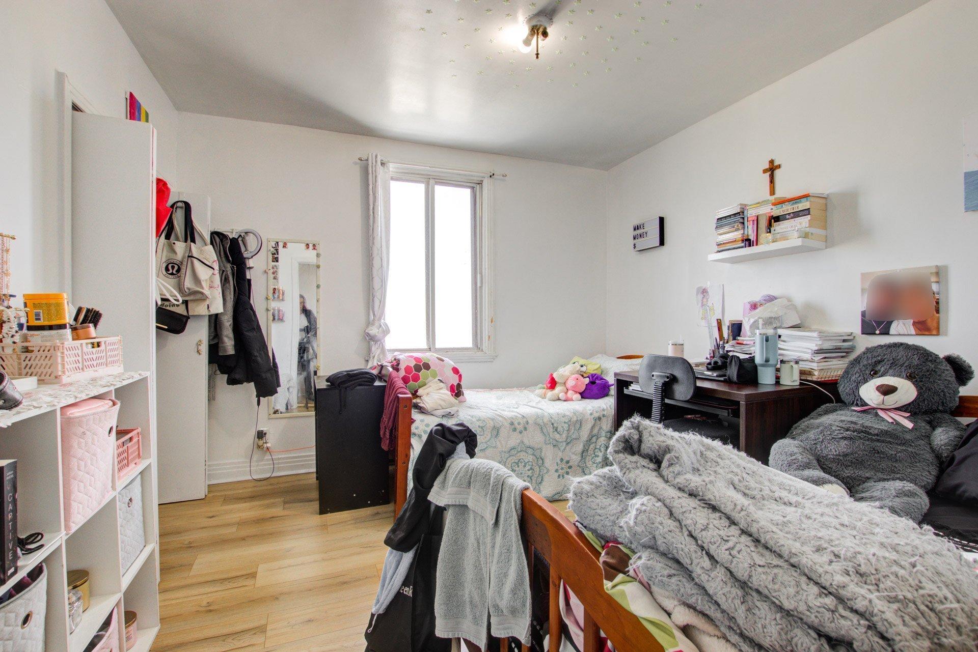 









4126

 - 4130


Rue de Charleroi

,
Montréal (Montréal-Nord),




QC
H1H1S8

