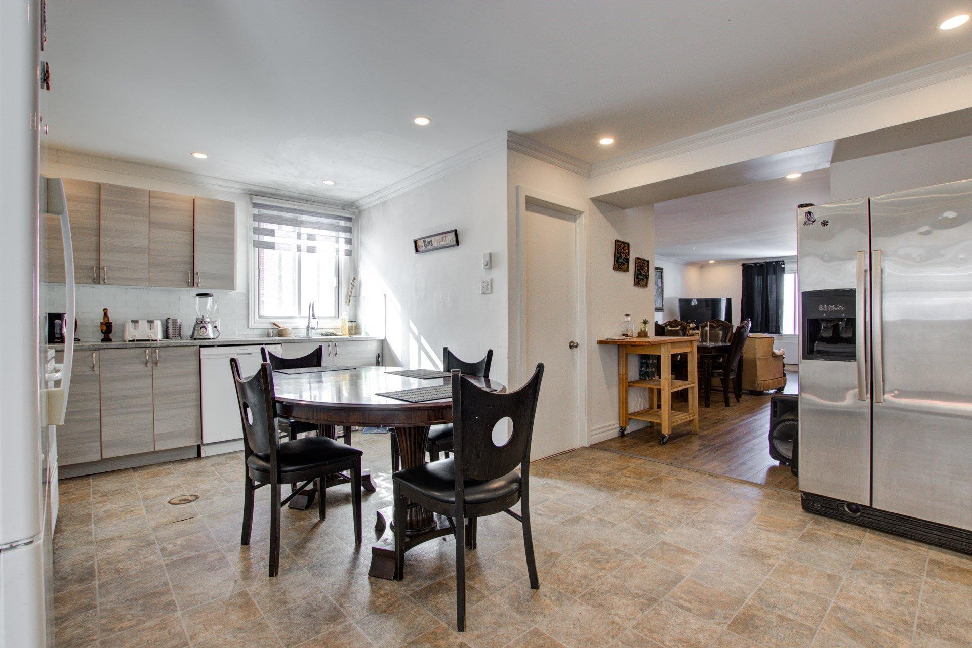 









4126

 - 4130


Rue de Charleroi

,
Montréal (Montréal-Nord),




QC
H1H1S8

