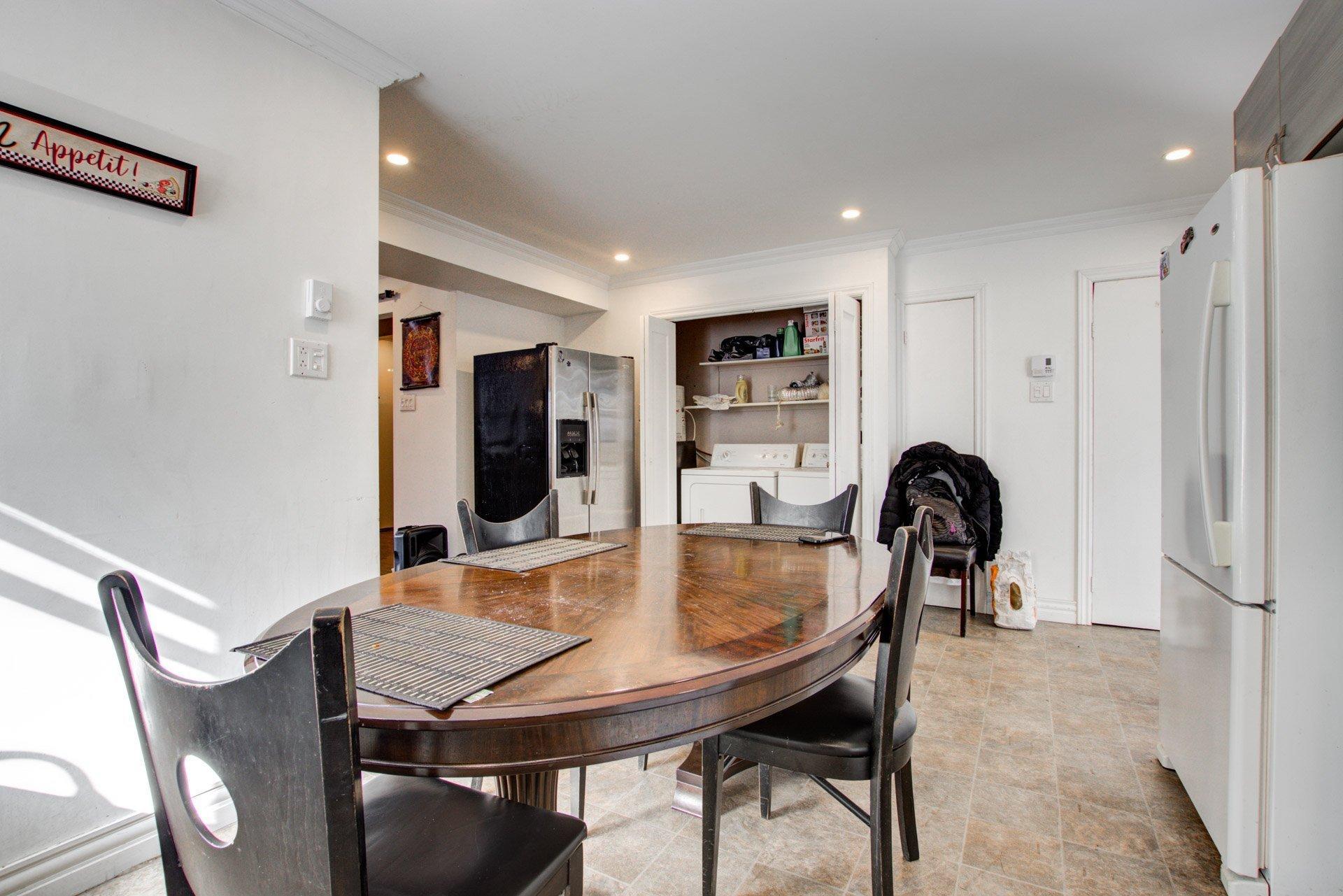 









4126

 - 4130


Rue de Charleroi

,
Montréal (Montréal-Nord),




QC
H1H1S8

