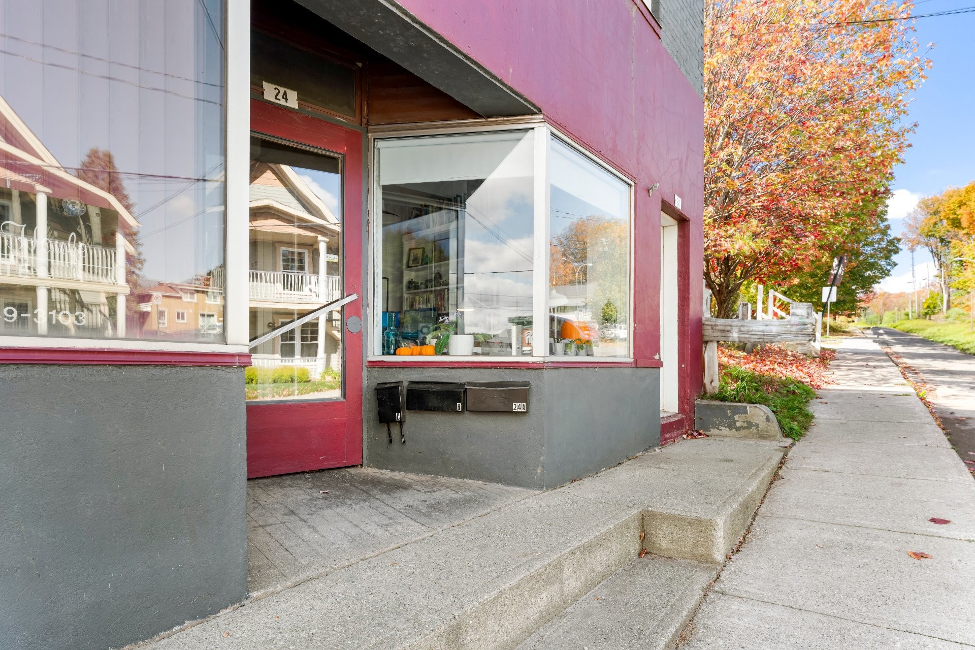 









24

 - 26


Rue Court

,
Coaticook,




QC
J1A1K9

