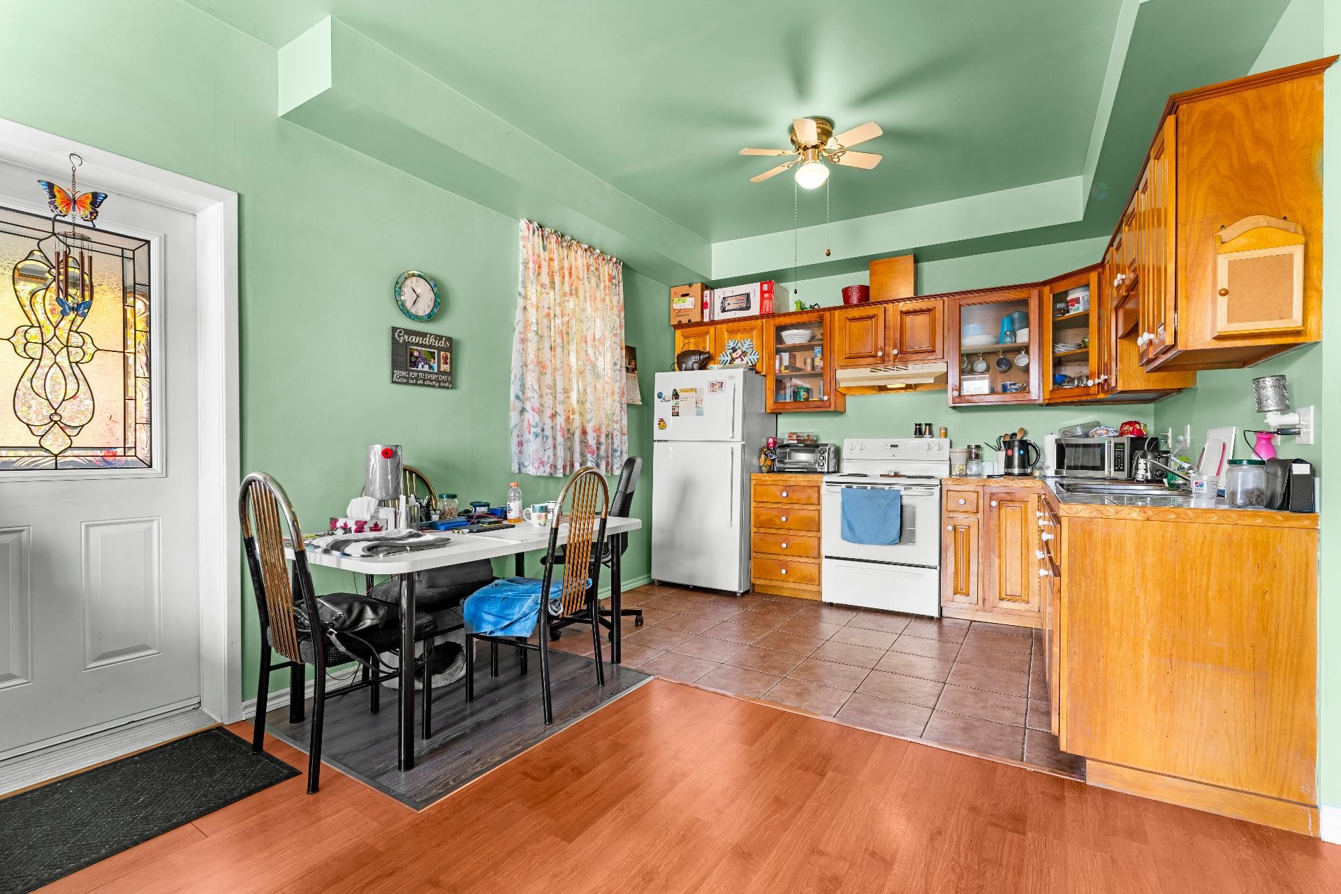 









24

 - 26


Rue Court

,
Coaticook,




QC
J1A1K9

