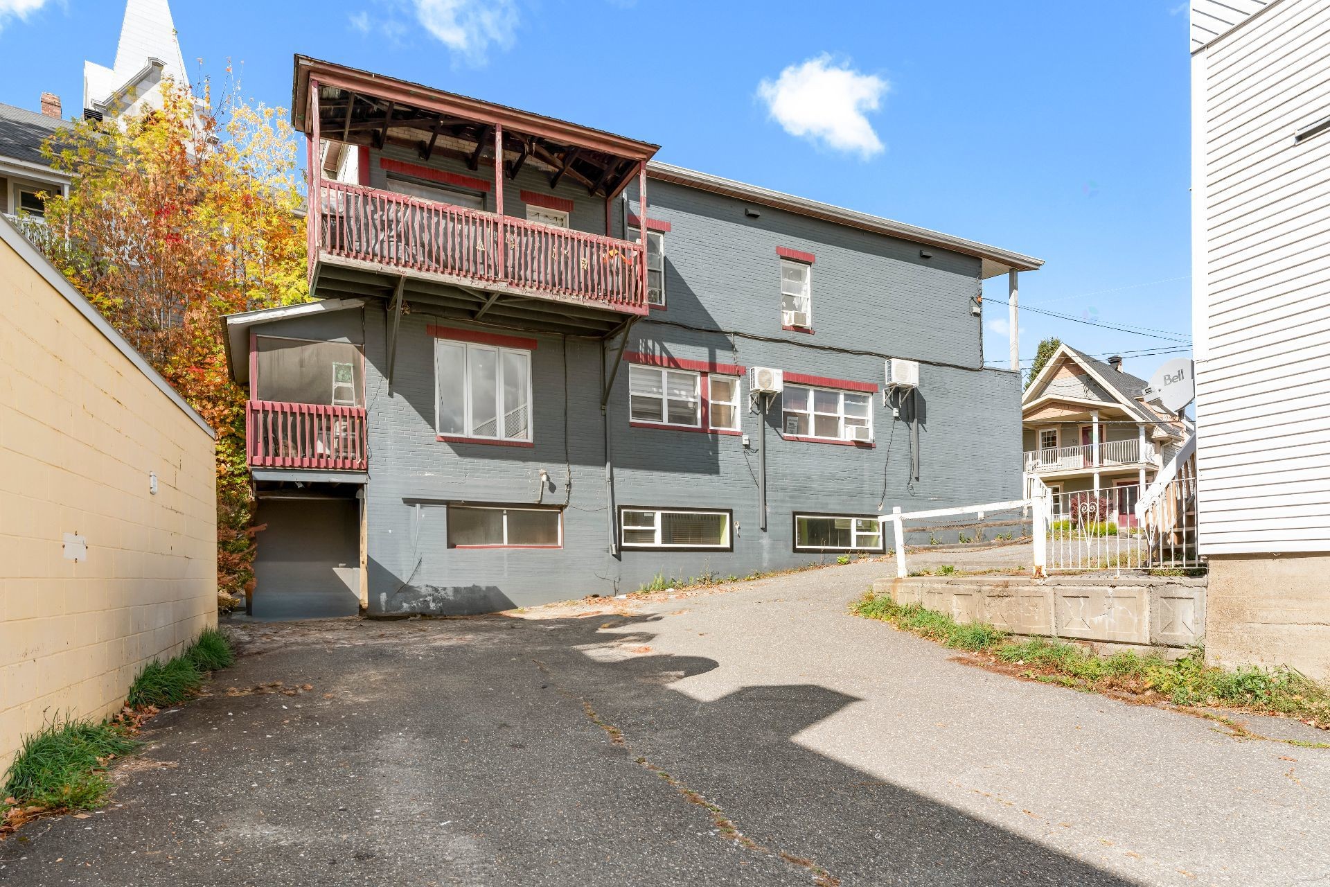 









24

 - 26


Rue Court

,
Coaticook,




QC
J1A1K9

