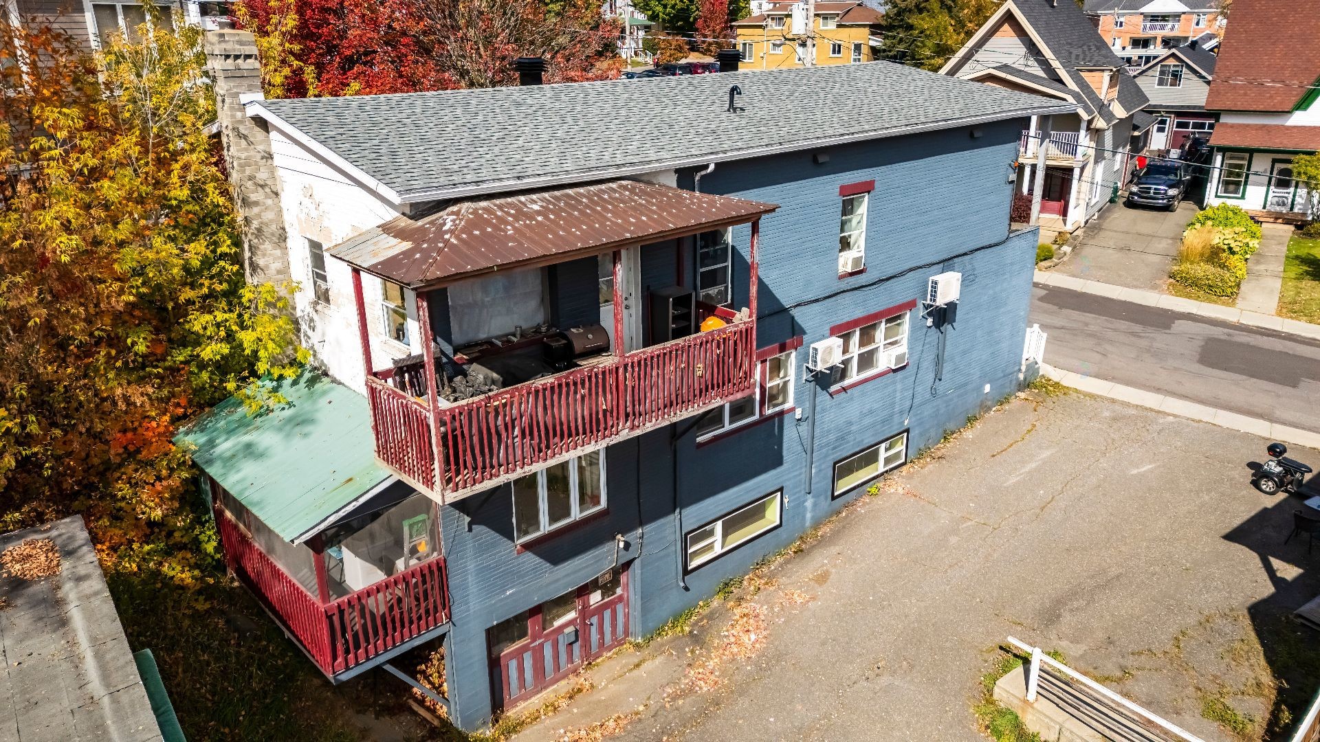 









24

 - 26


Rue Court

,
Coaticook,




QC
J1A1K9

