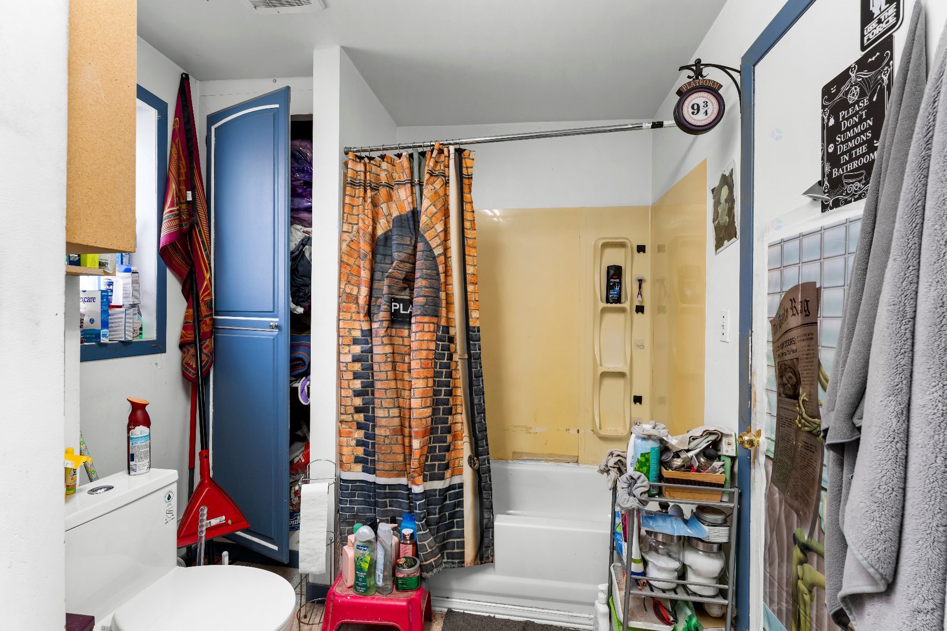 









24

 - 26


Rue Court

,
Coaticook,




QC
J1A1K9

