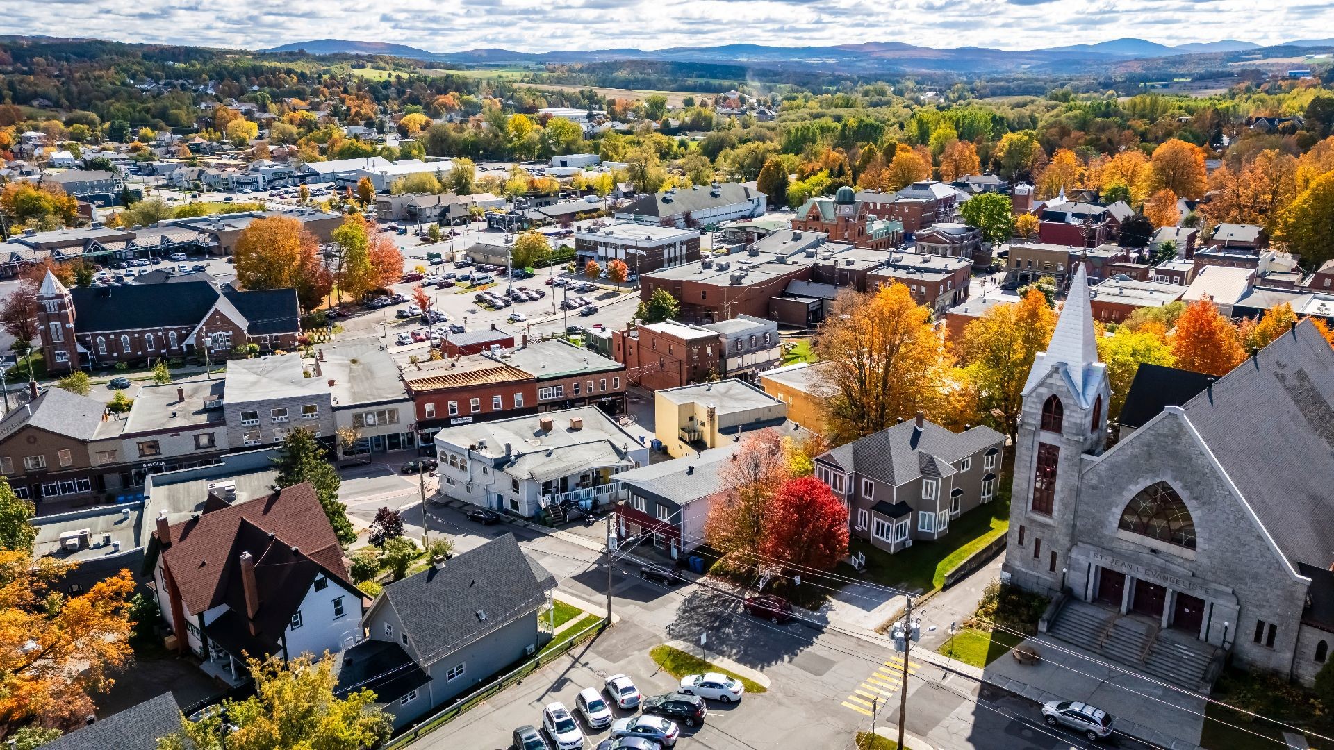









24

 - 26


Rue Court

,
Coaticook,




QC
J1A1K9

