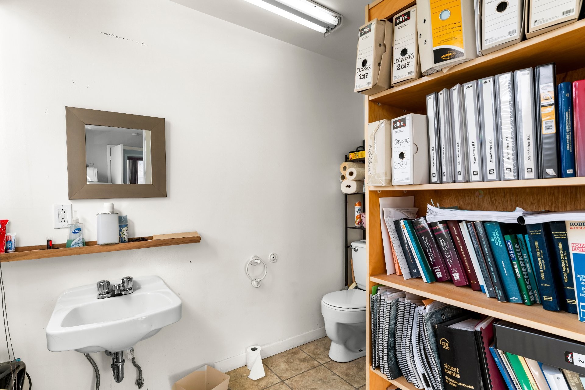 









24

 - 26


Rue Court

,
Coaticook,




QC
J1A1K9

