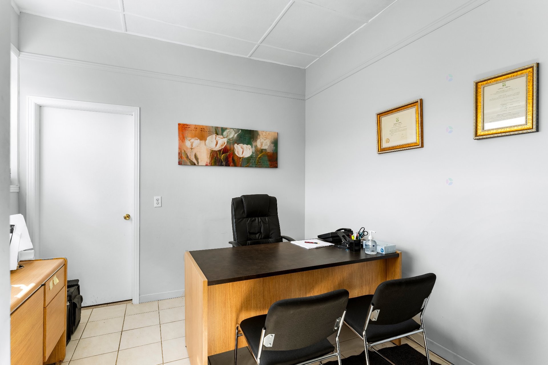 









24

 - 26


Rue Court

,
Coaticook,




QC
J1A1K9

