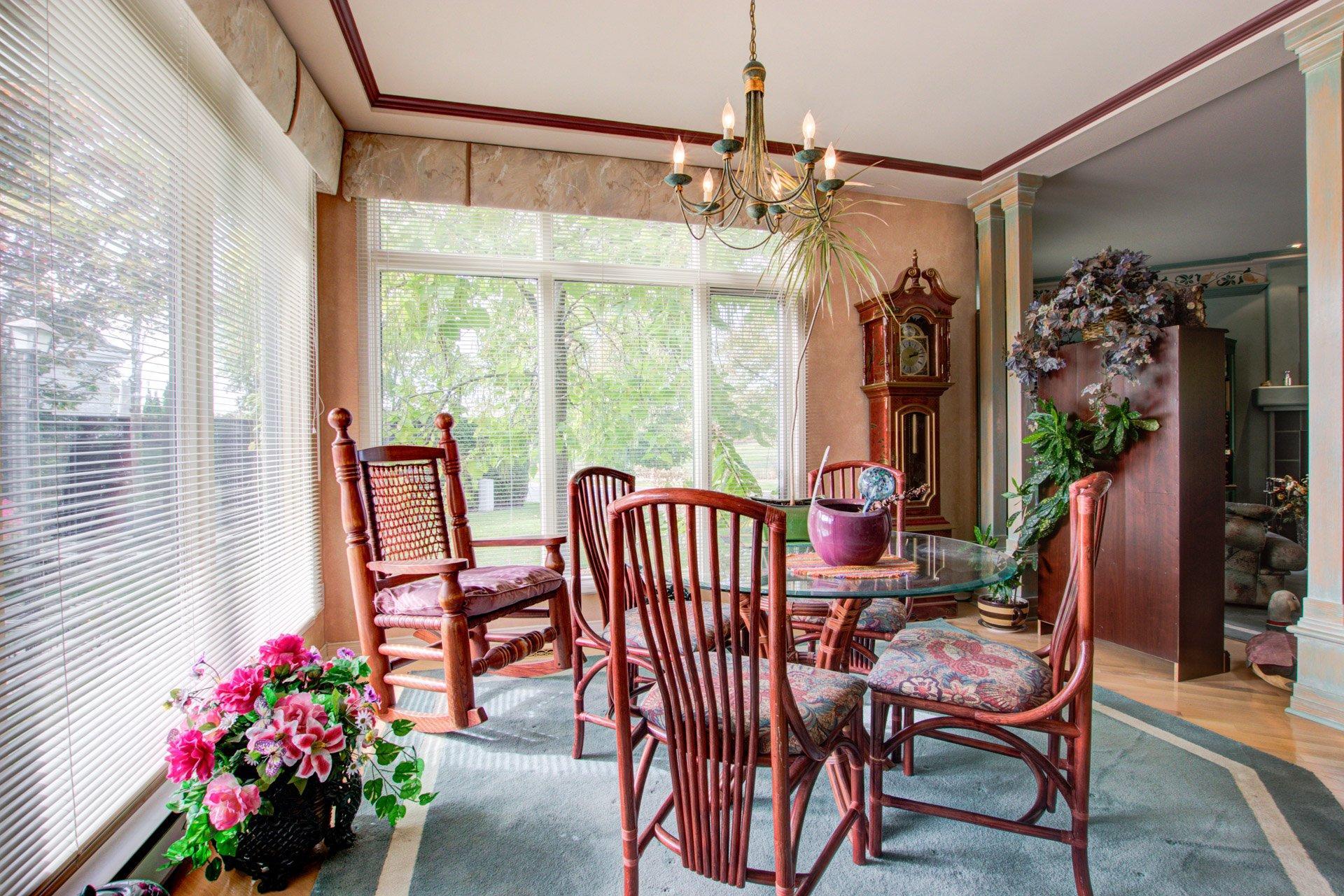 









1708


Rue de la Biche

,
Longueuil (Le Vieux-Longueuil),




QC
J4N1M9

