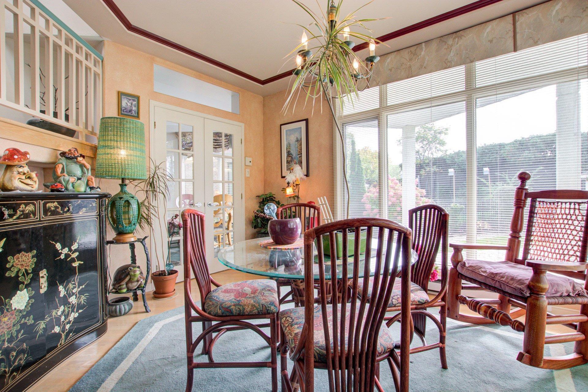 









1708


Rue de la Biche

,
Longueuil (Le Vieux-Longueuil),




QC
J4N1M9

