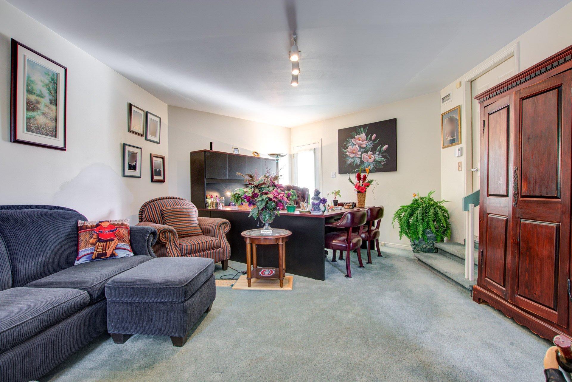 









1708


Rue de la Biche

,
Longueuil (Le Vieux-Longueuil),




QC
J4N1M9

