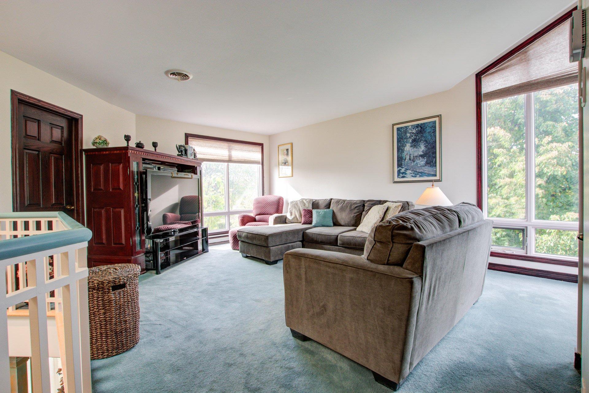 









1708


Rue de la Biche

,
Longueuil (Le Vieux-Longueuil),




QC
J4N1M9

