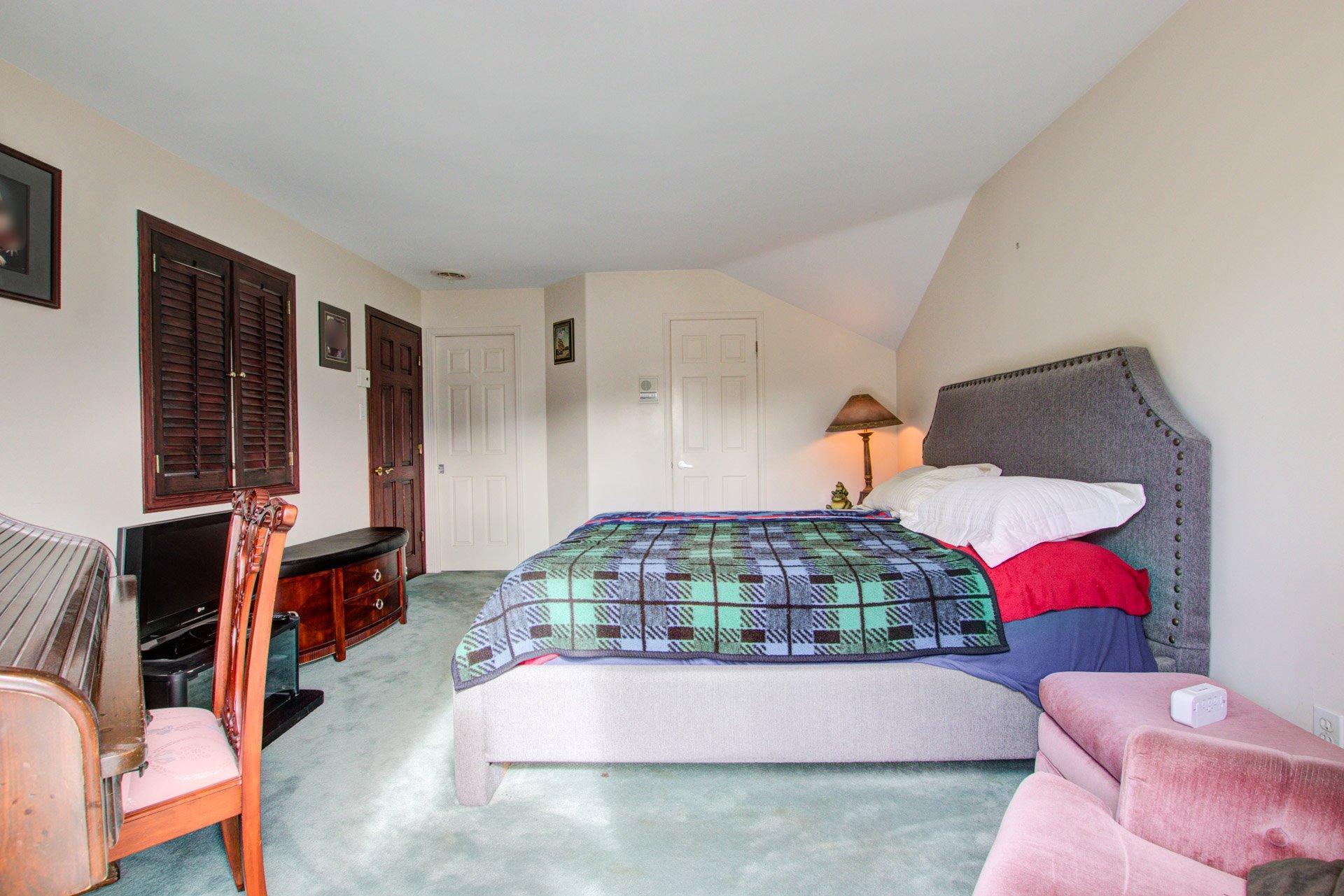 









1708


Rue de la Biche

,
Longueuil (Le Vieux-Longueuil),




QC
J4N1M9

