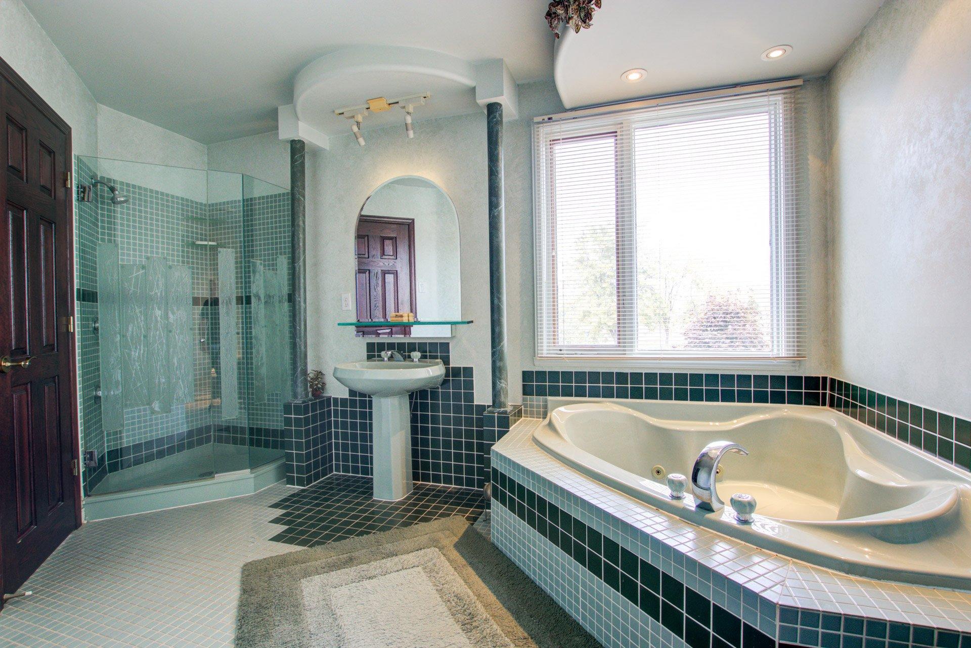 









1708


Rue de la Biche

,
Longueuil (Le Vieux-Longueuil),




QC
J4N1M9

