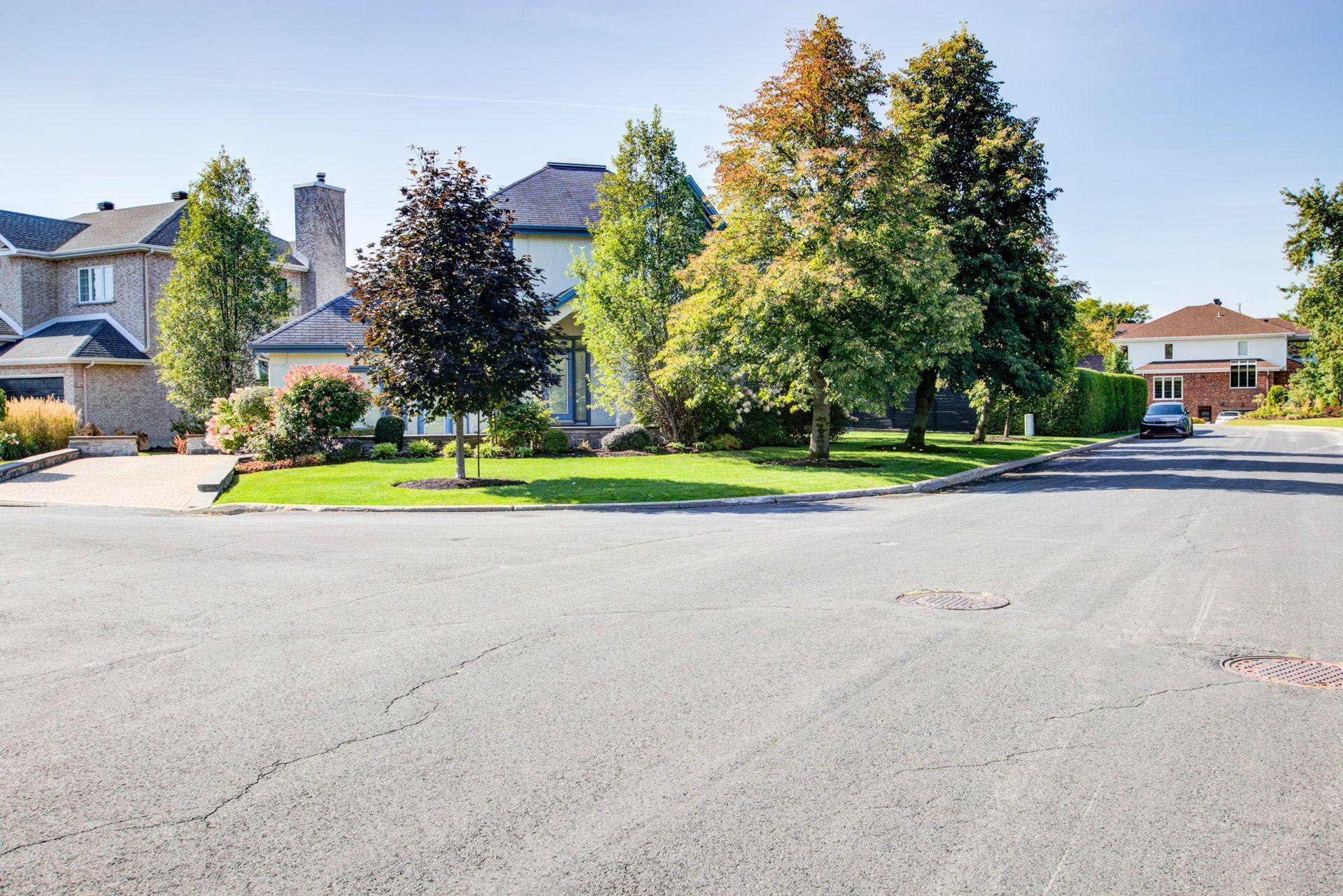 









1708


Rue de la Biche

,
Longueuil (Le Vieux-Longueuil),




QC
J4N1M9

