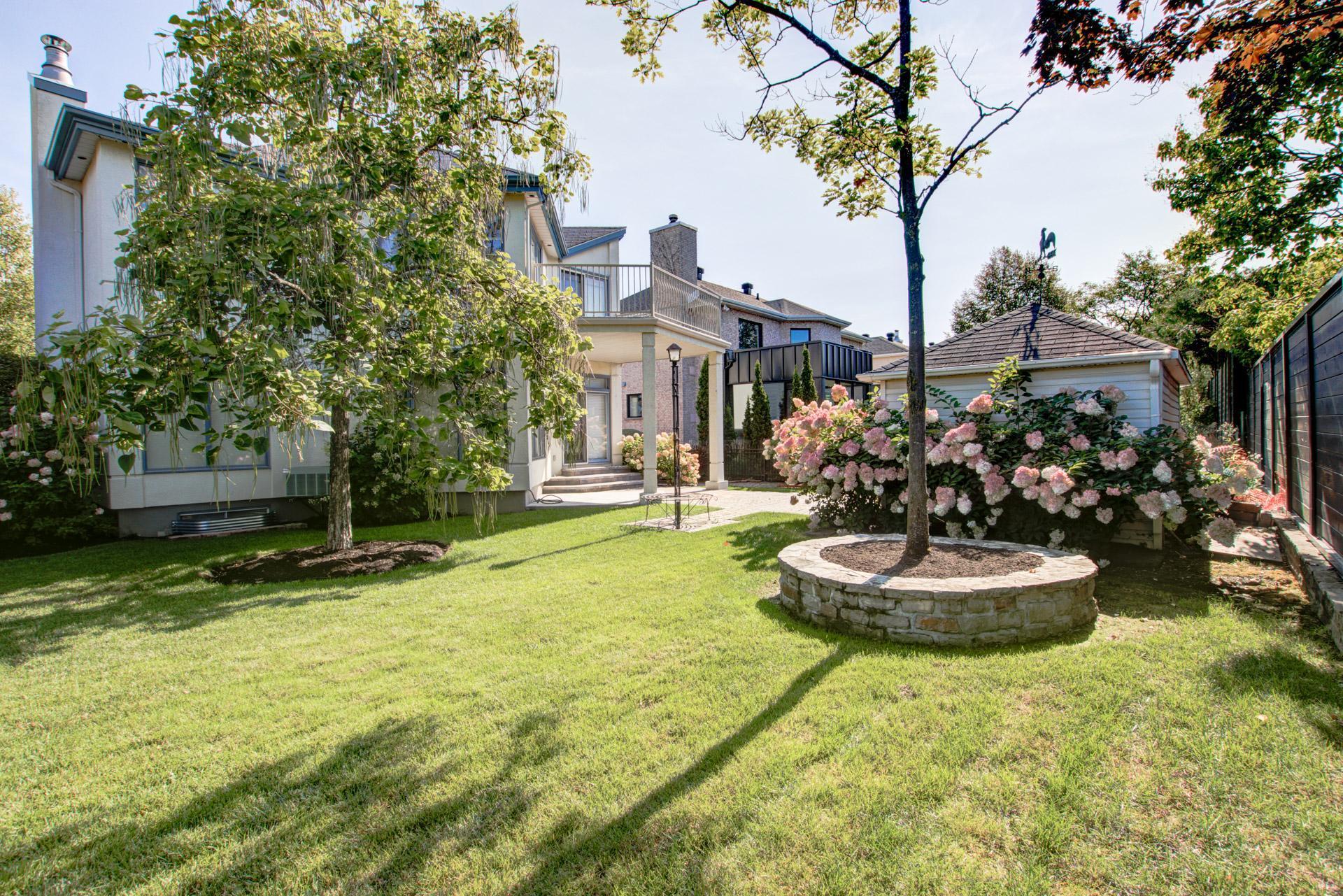 









1708


Rue de la Biche

,
Longueuil (Le Vieux-Longueuil),




QC
J4N1M9

