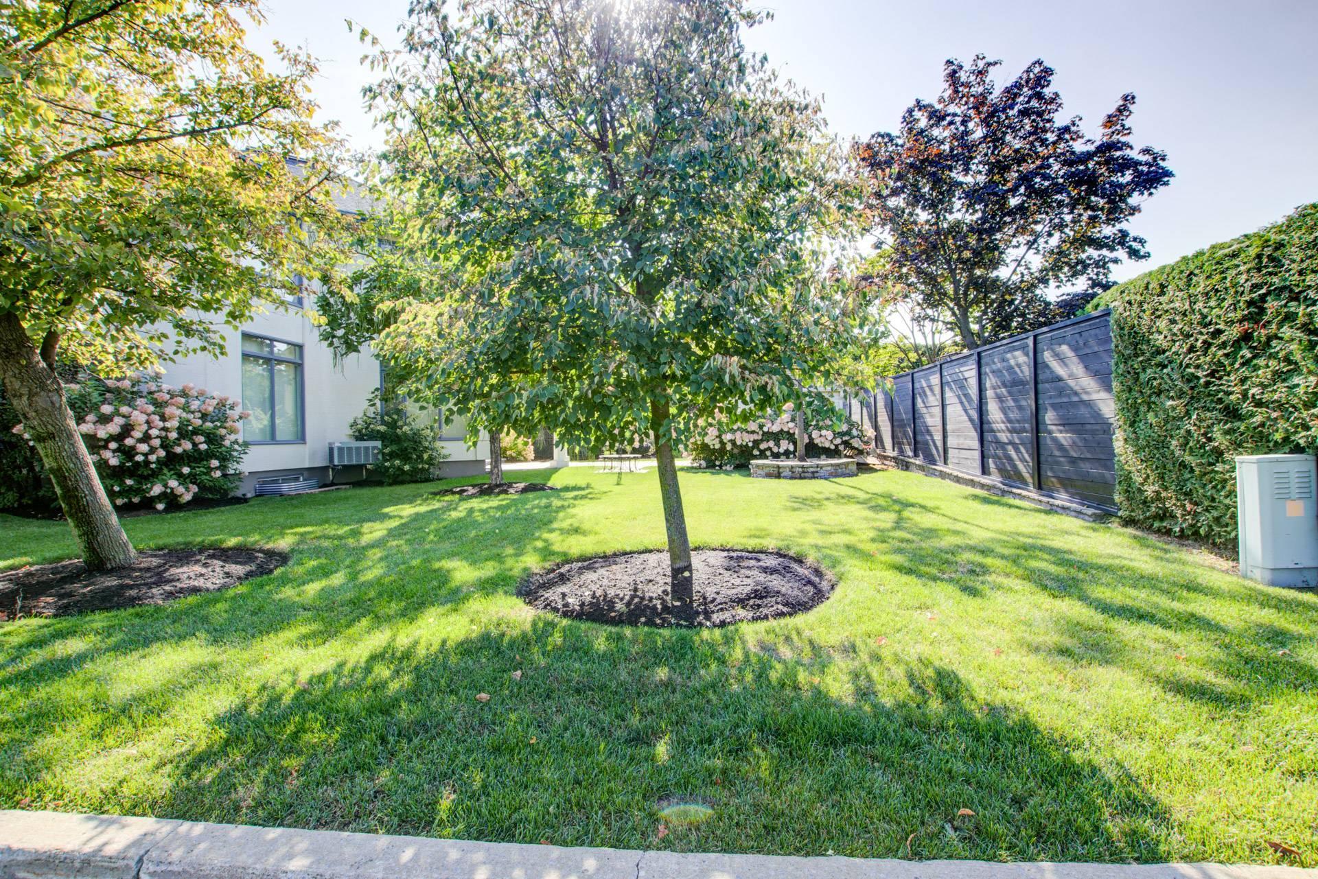 









1708


Rue de la Biche

,
Longueuil (Le Vieux-Longueuil),




QC
J4N1M9

