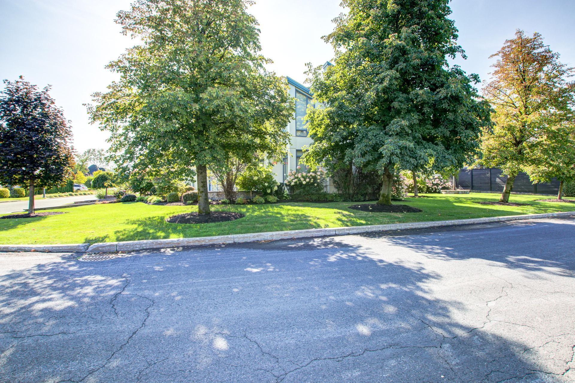 









1708


Rue de la Biche

,
Longueuil (Le Vieux-Longueuil),




QC
J4N1M9

