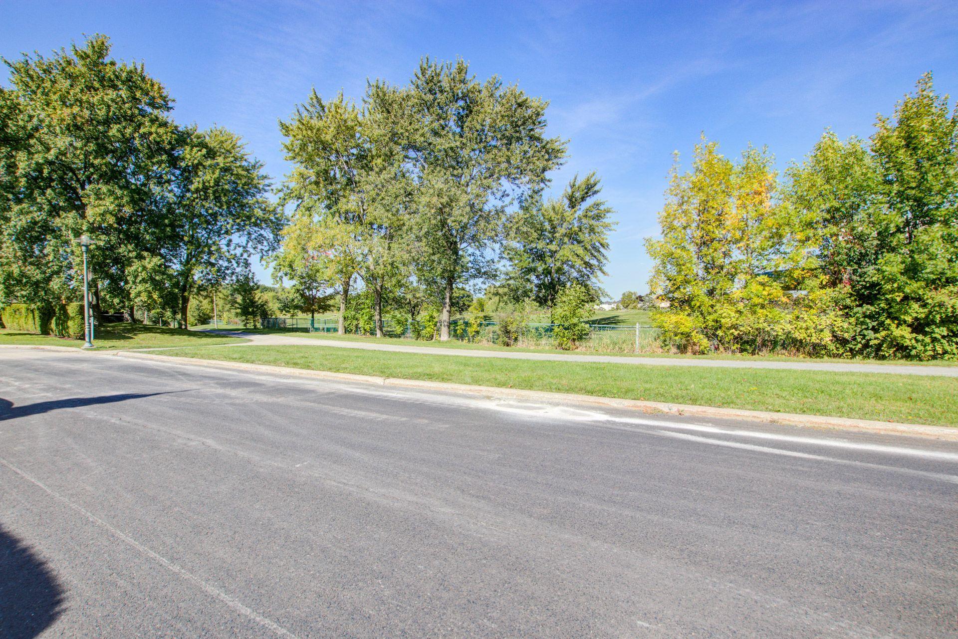 









1708


Rue de la Biche

,
Longueuil (Le Vieux-Longueuil),




QC
J4N1M9

