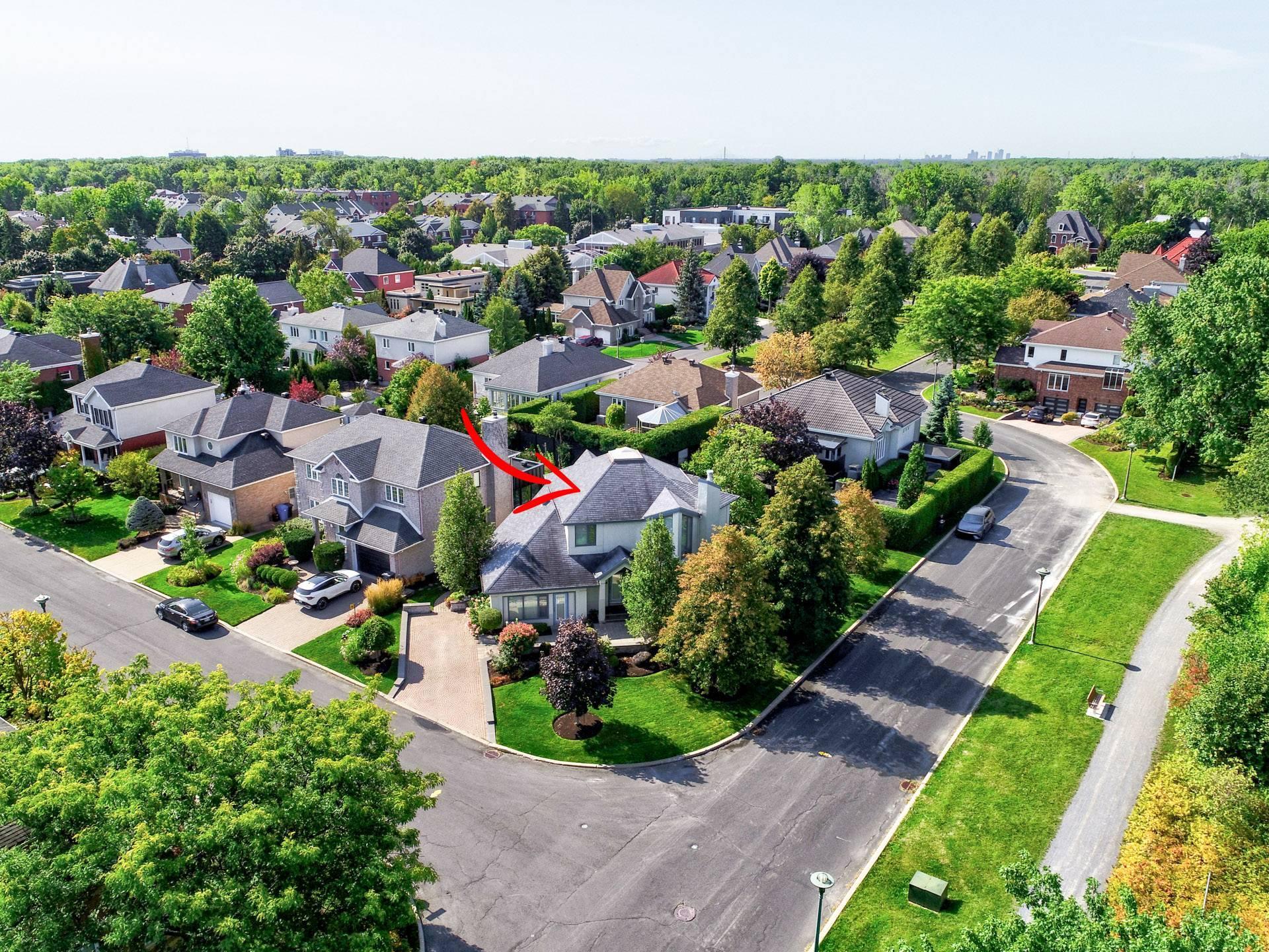 









1708


Rue de la Biche

,
Longueuil (Le Vieux-Longueuil),




QC
J4N1M9

