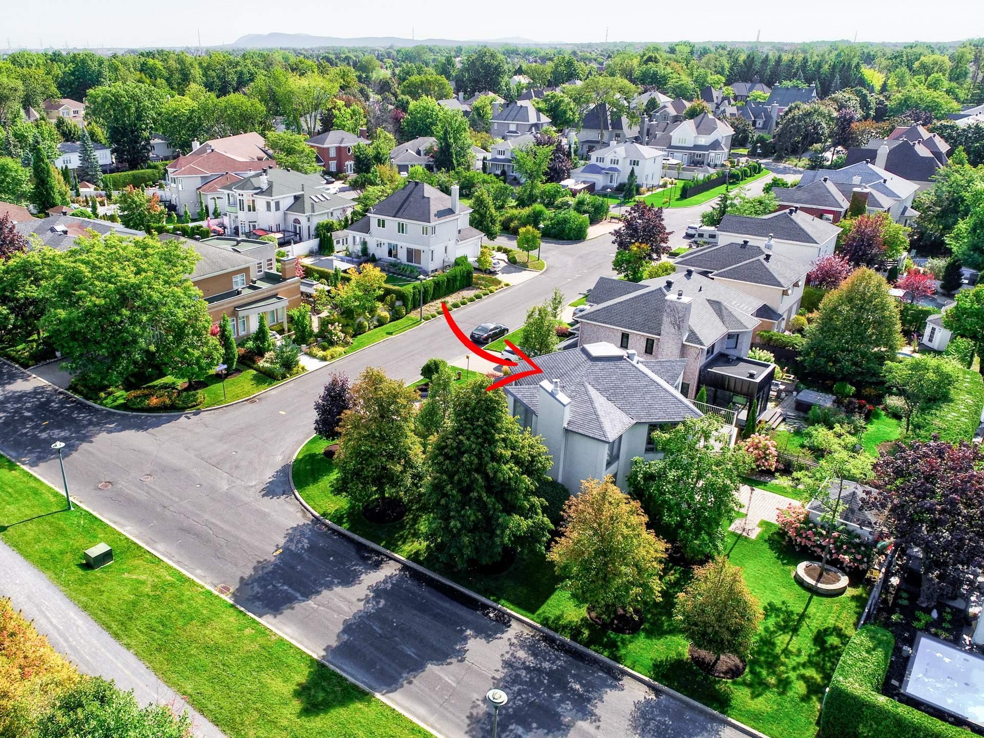 









1708


Rue de la Biche

,
Longueuil (Le Vieux-Longueuil),




QC
J4N1M9

