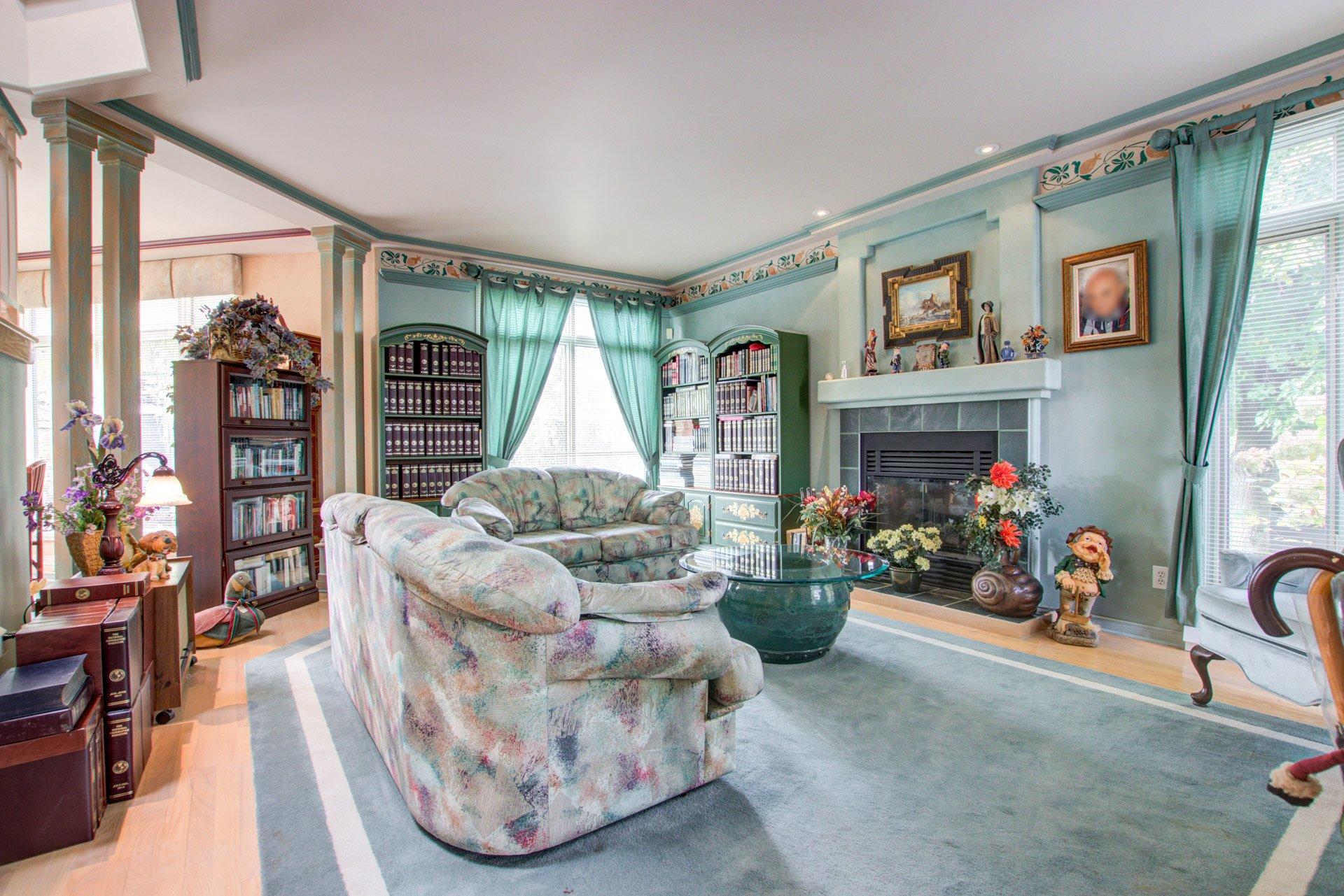 









1708


Rue de la Biche

,
Longueuil (Le Vieux-Longueuil),




QC
J4N1M9

