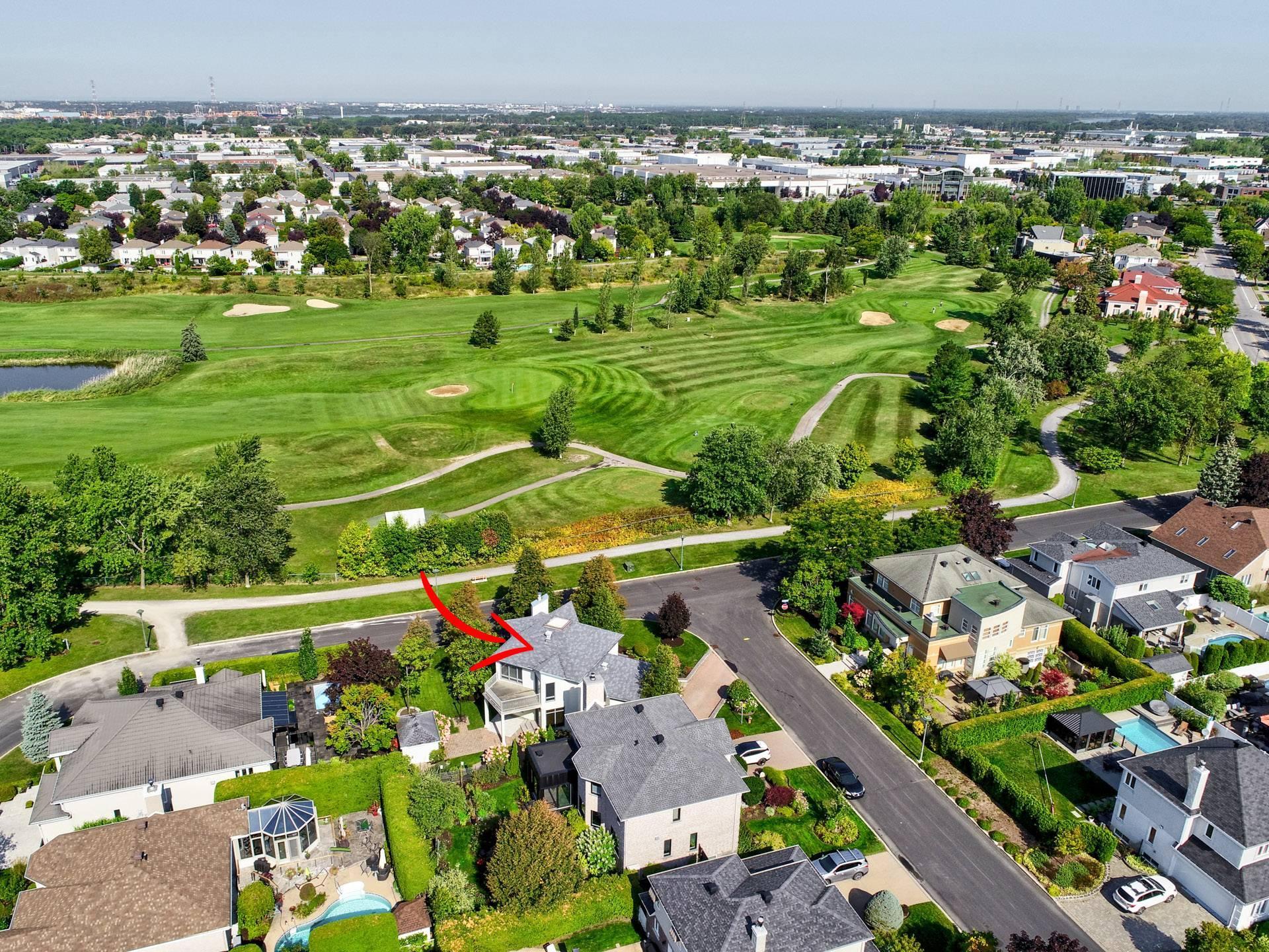 









1708


Rue de la Biche

,
Longueuil (Le Vieux-Longueuil),




QC
J4N1M9

