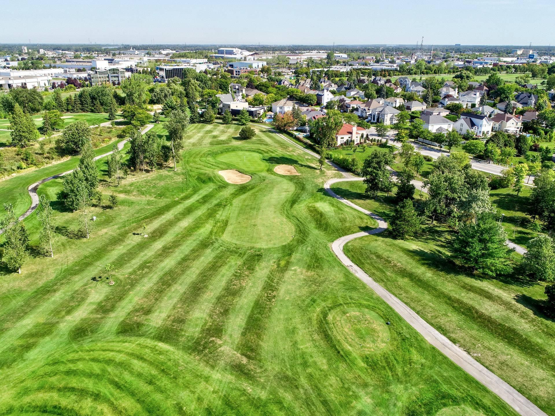 









1708


Rue de la Biche

,
Longueuil (Le Vieux-Longueuil),




QC
J4N1M9

