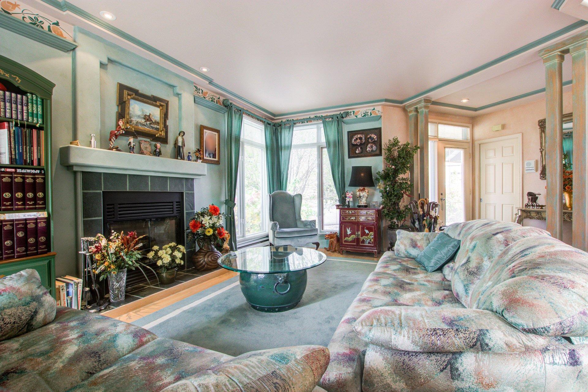 









1708


Rue de la Biche

,
Longueuil (Le Vieux-Longueuil),




QC
J4N1M9

