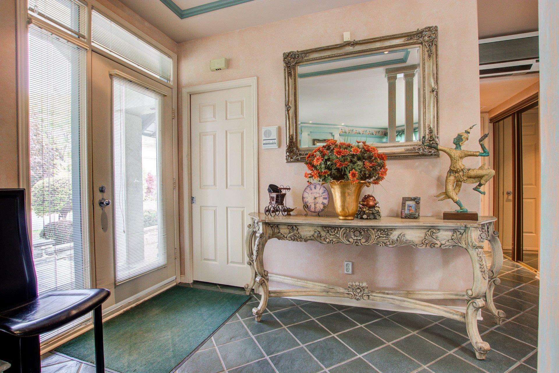 









1708


Rue de la Biche

,
Longueuil (Le Vieux-Longueuil),




QC
J4N1M9

